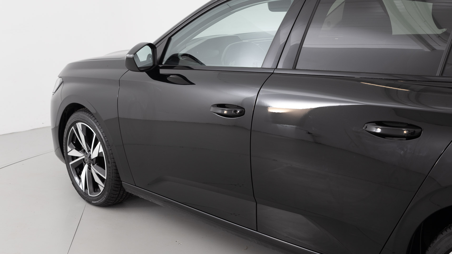 peugeot 308 allure 1.2 PURETECH 130 EAT 2023 negro perla nera 31