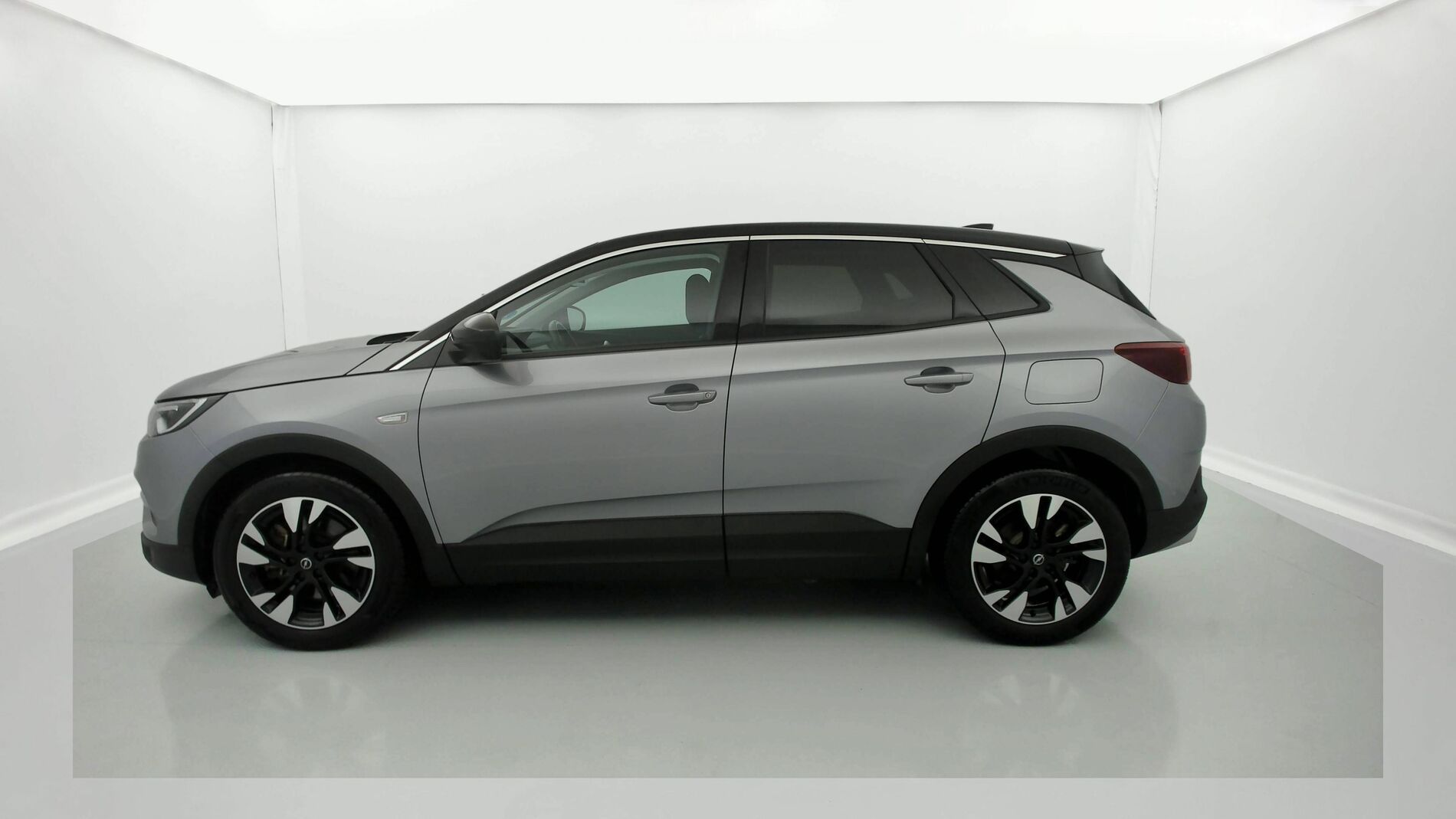 opel grandland x ultimate 1.6 PHEV 300 AT 2021 gris himalaya / techo negro 3