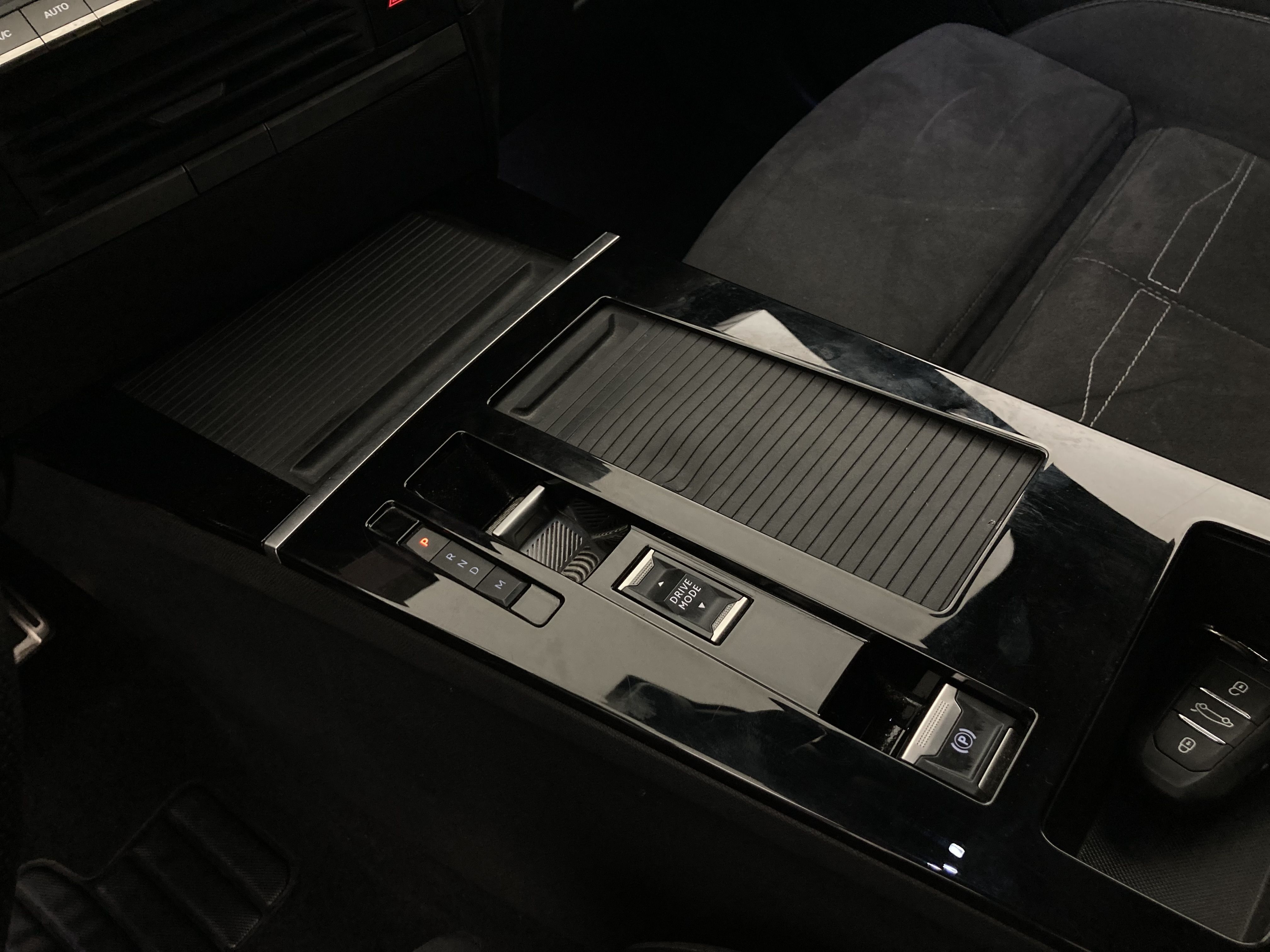 opel astra gs 1.2T 130 AT 2023 vulkan grey 12