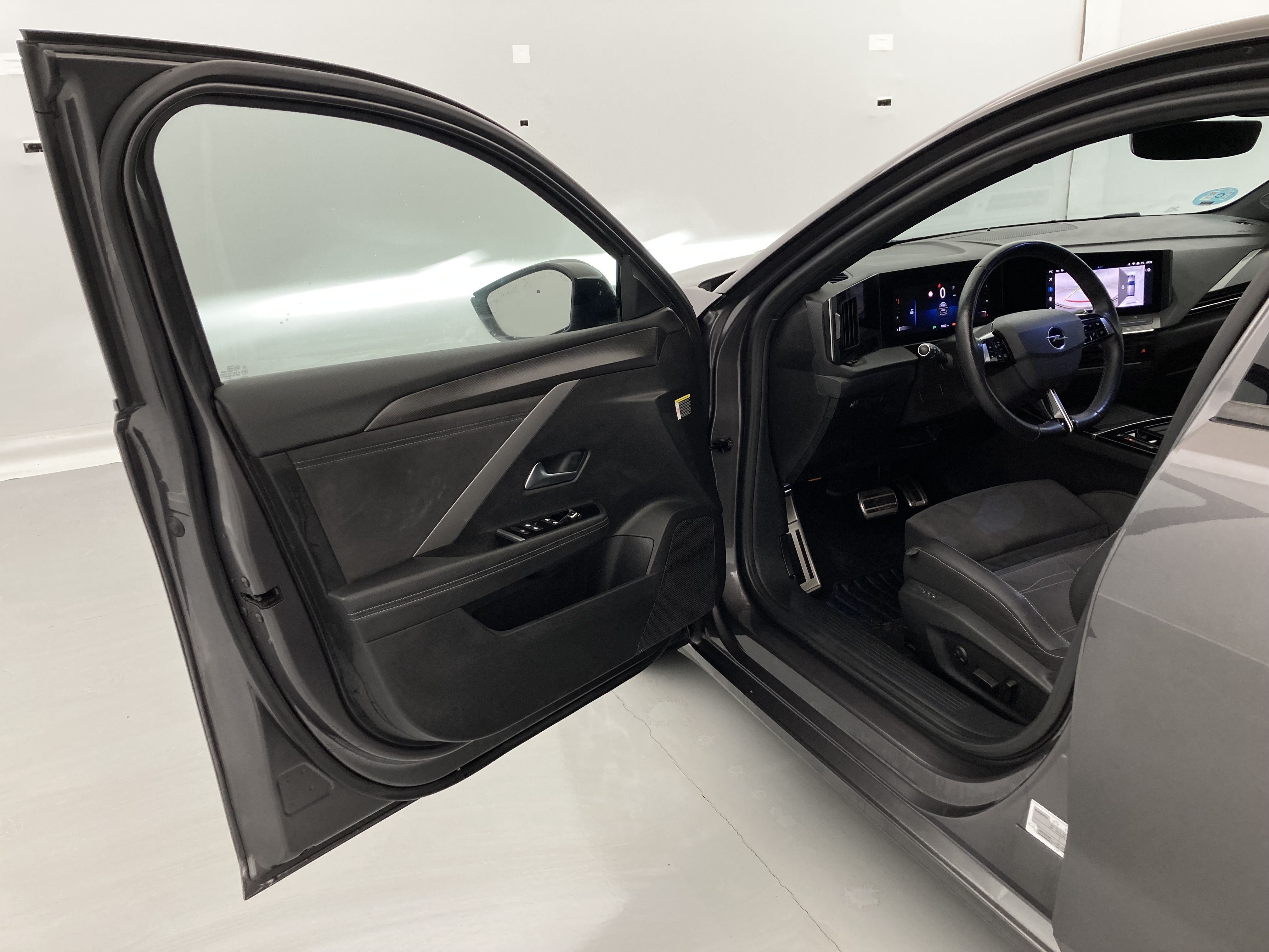 opel astra gs 1.2T 130 AT 2023 vulkan grey 19