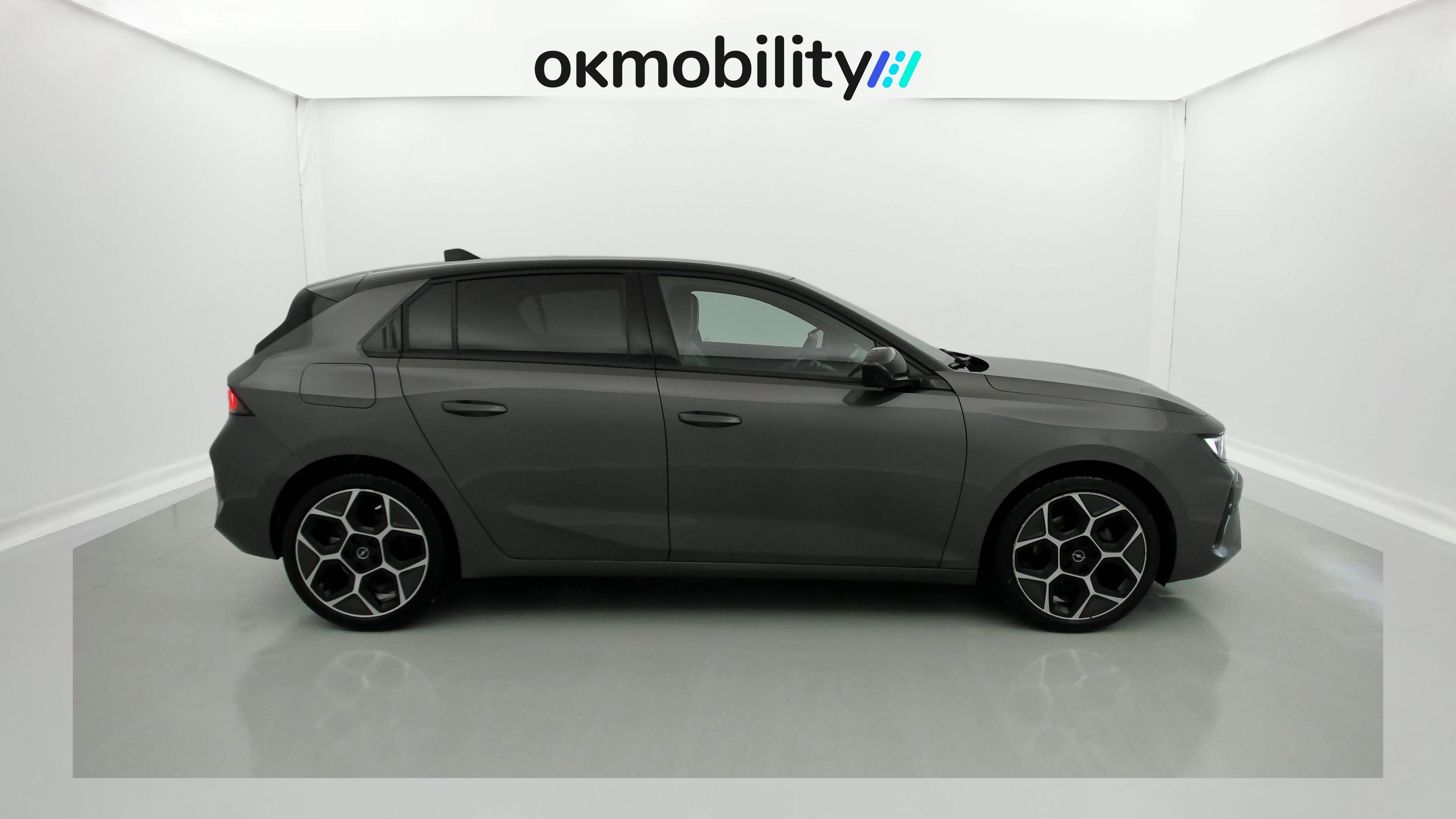 opel astra gs 1.2T 130 AT 2023 vulkan grey 3
