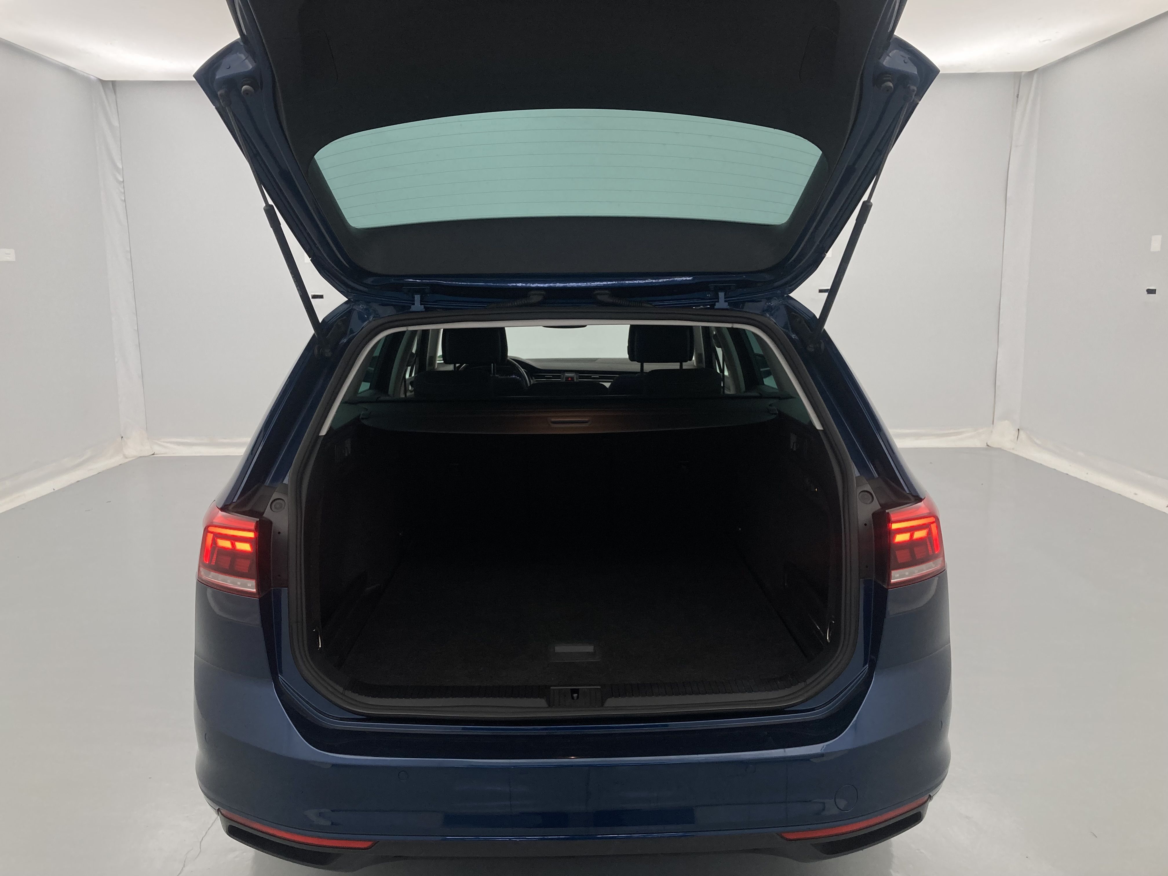 volkswagen passat variant business 2.0 TDI 150 DSG 2021 aquamarinblau metallic 22