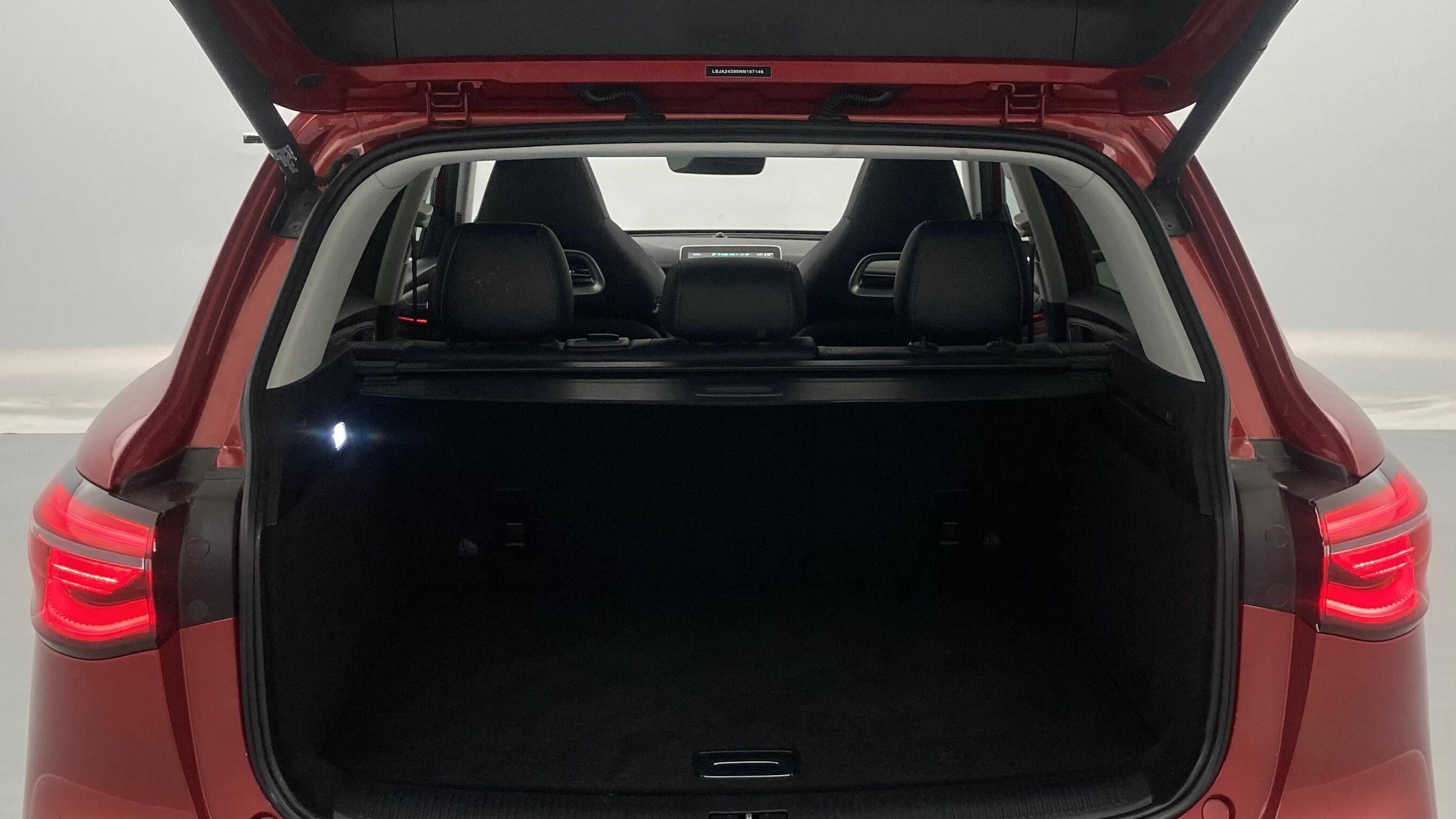 mg ehs phev luxury 1.5 T-GDI 258 PHEV 2023 diamond red 22