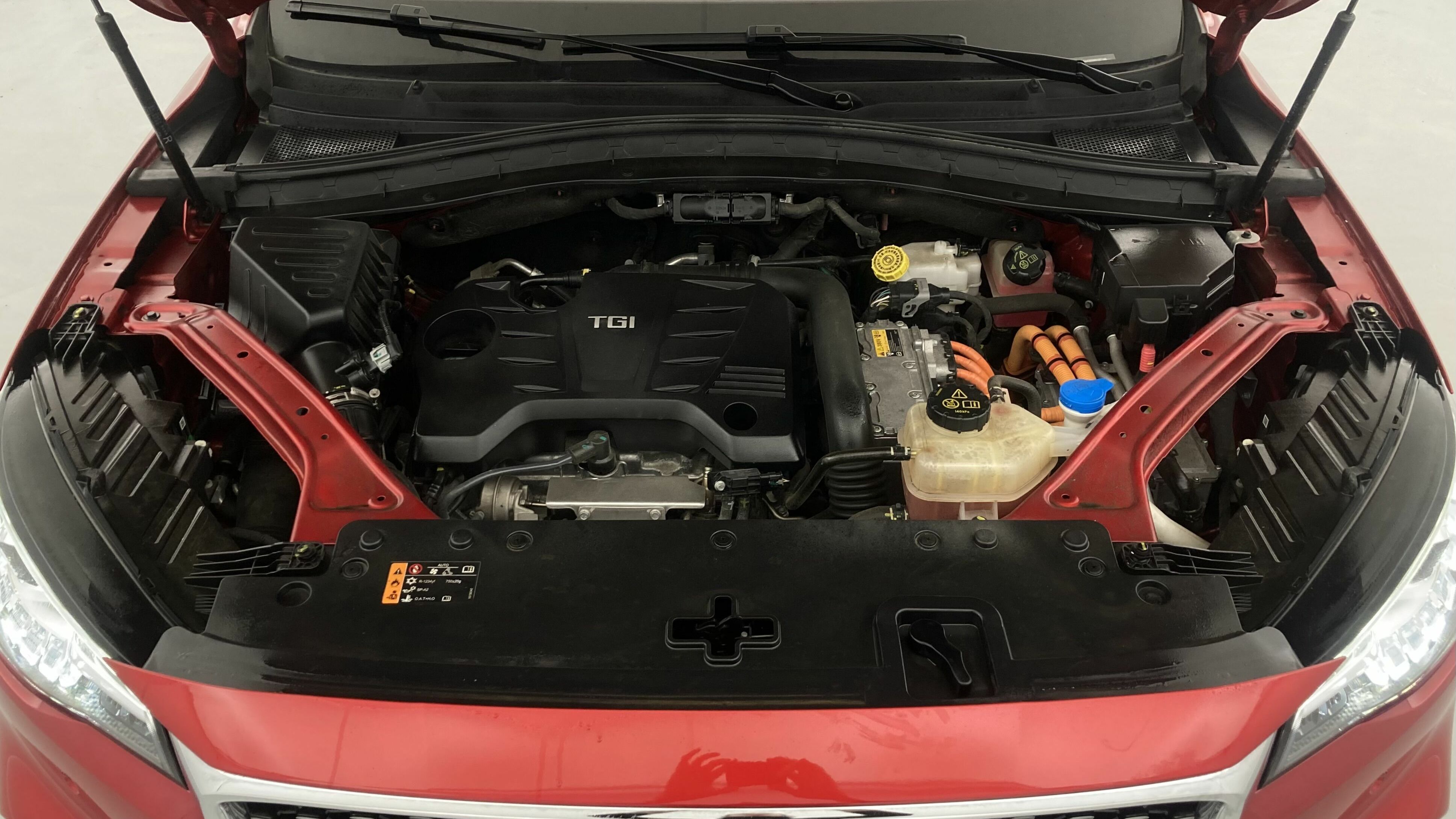 mg ehs phev luxury 1.5 T-GDI 258 PHEV 2023 diamond red 23