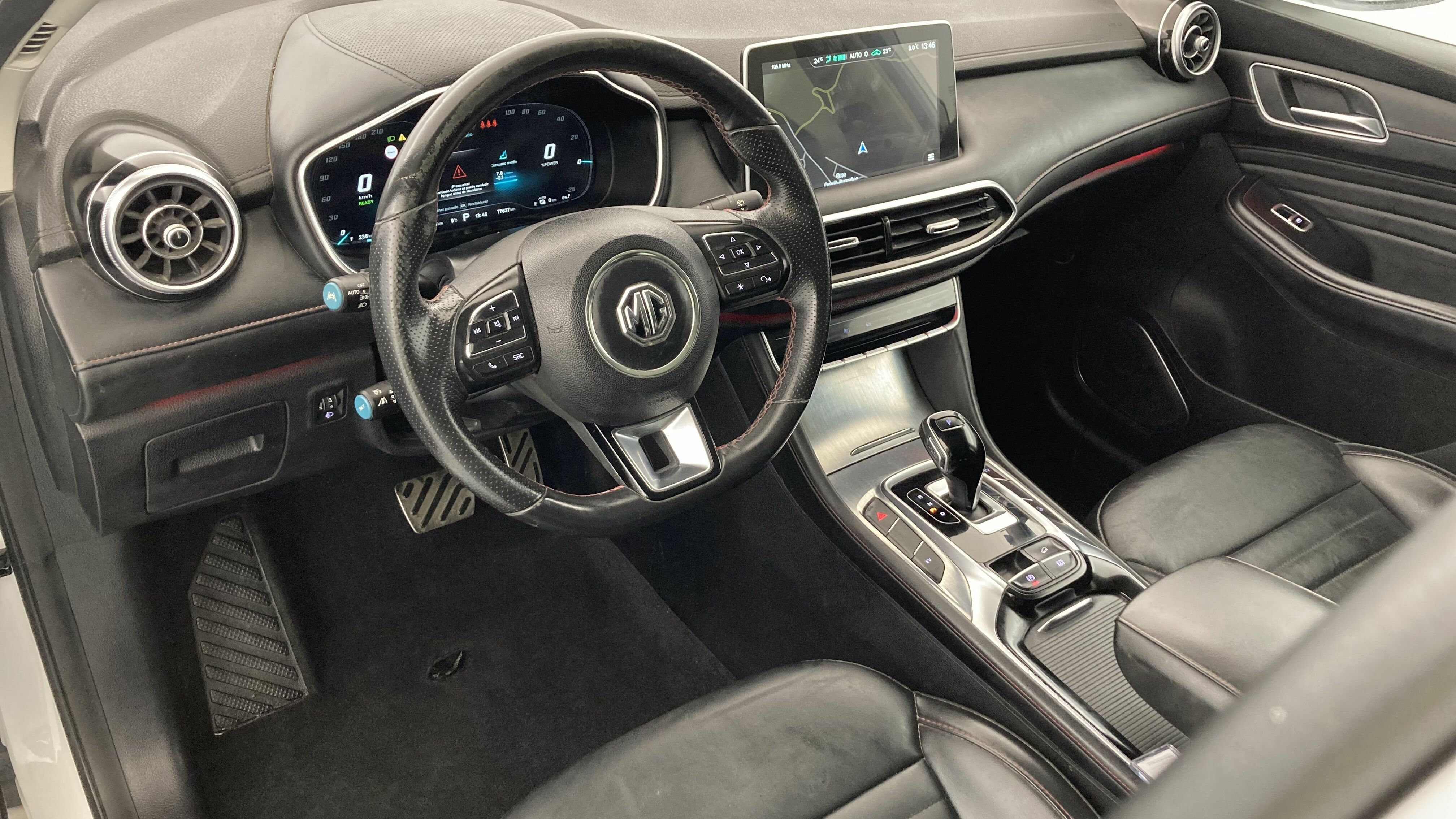 mg ehs phev luxury 1.5 T-GDI 258 PHEV 2023 dover white 12