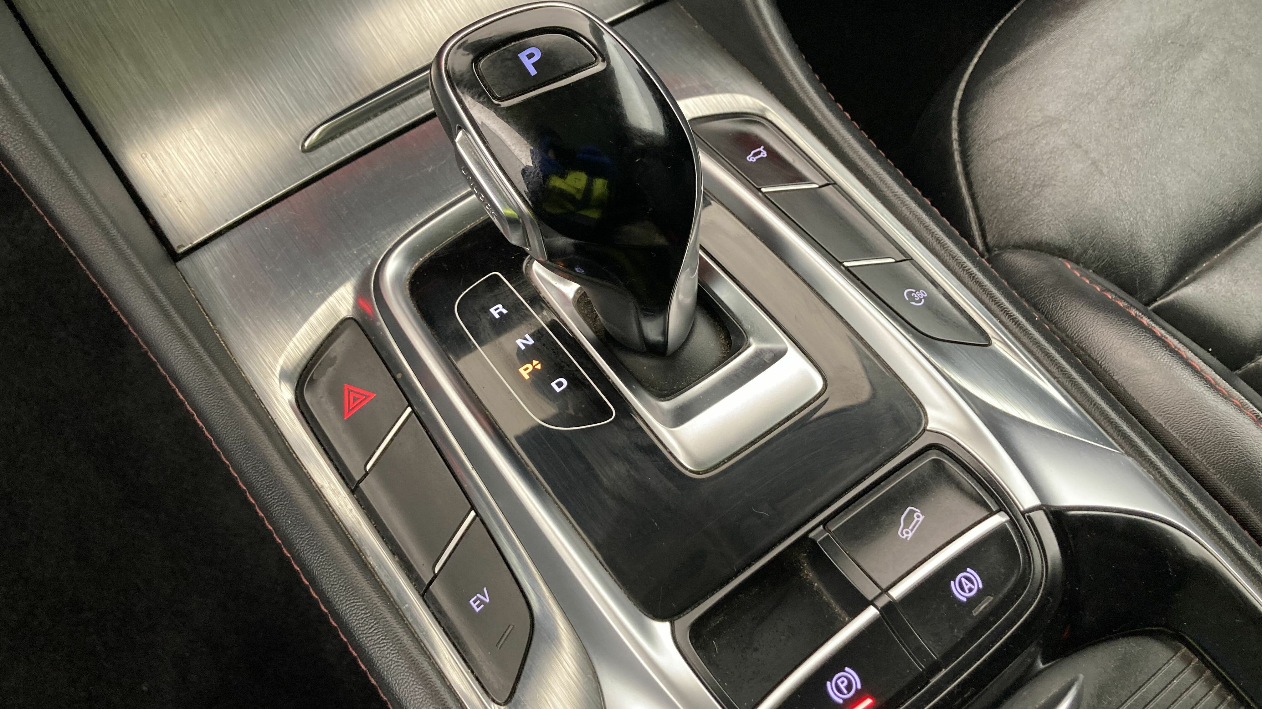 mg ehs phev luxury 1.5 T-GDI 258 PHEV 2023 dover white 17