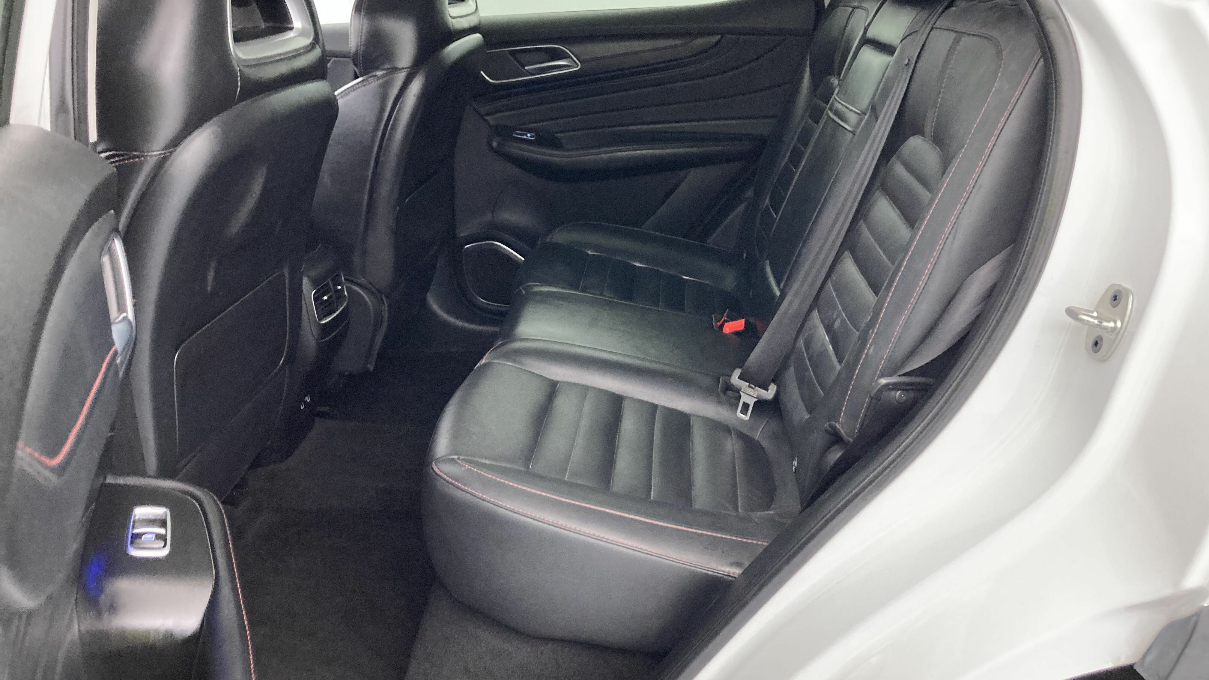 mg ehs phev luxury 1.5 T-GDI 258 PHEV 2023 dover white 18