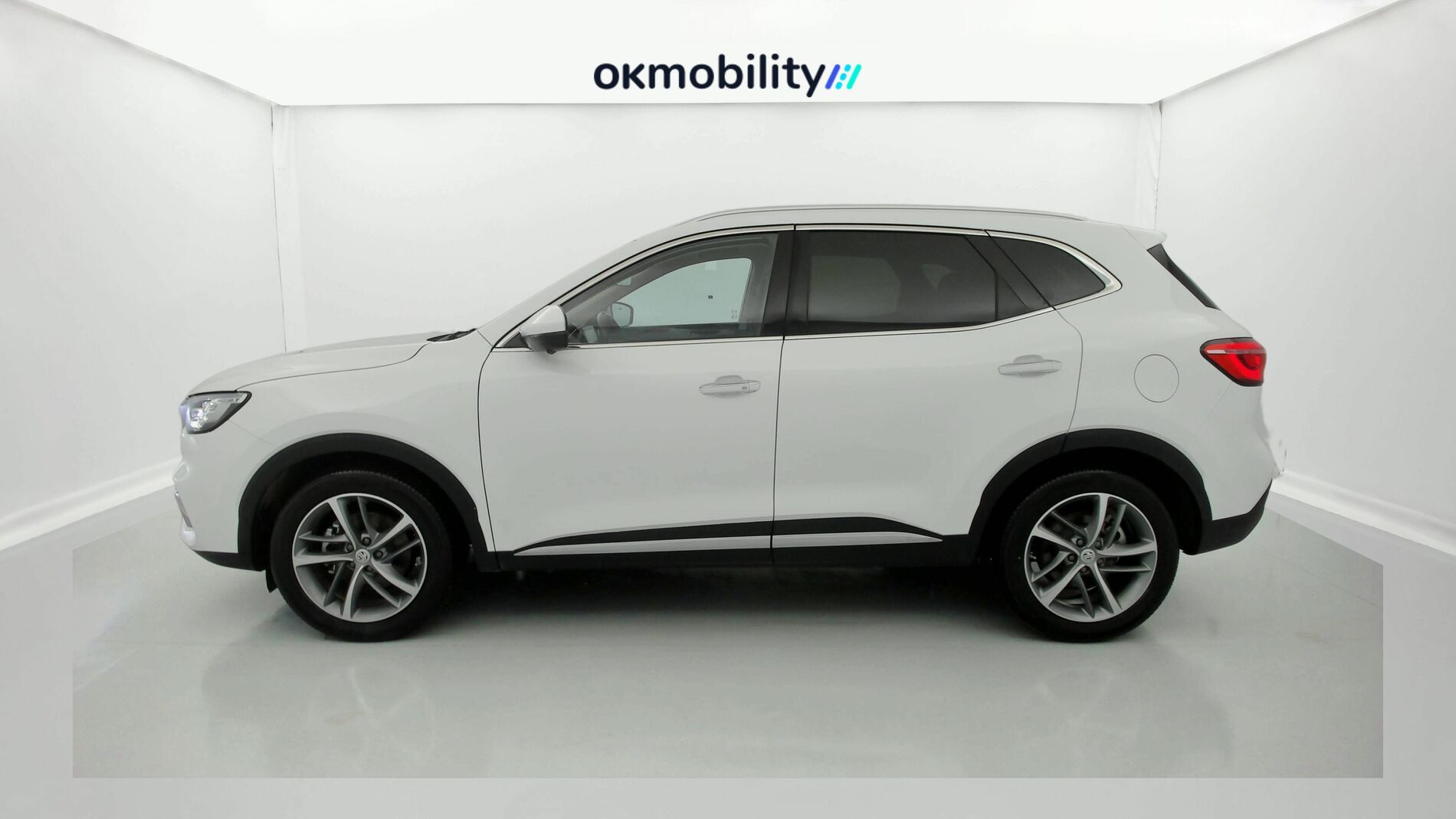 mg ehs phev luxury 1.5 T-GDI 258 PHEV 2023 dover white 3