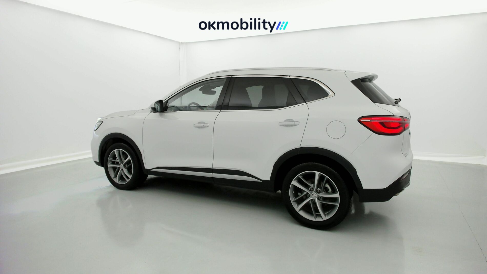 mg ehs phev luxury 1.5 T-GDI 258 PHEV 2023 dover white 4