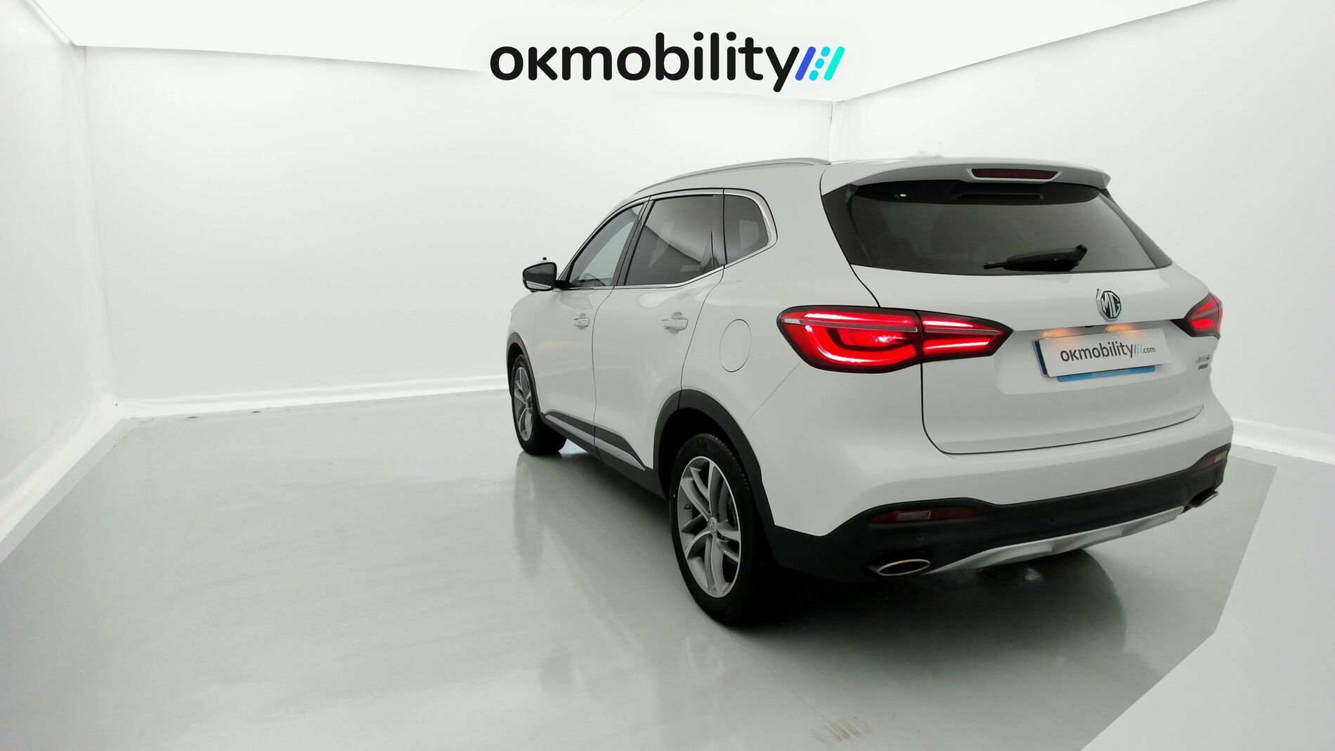 mg ehs phev luxury 1.5 T-GDI 258 PHEV 2023 dover white 8