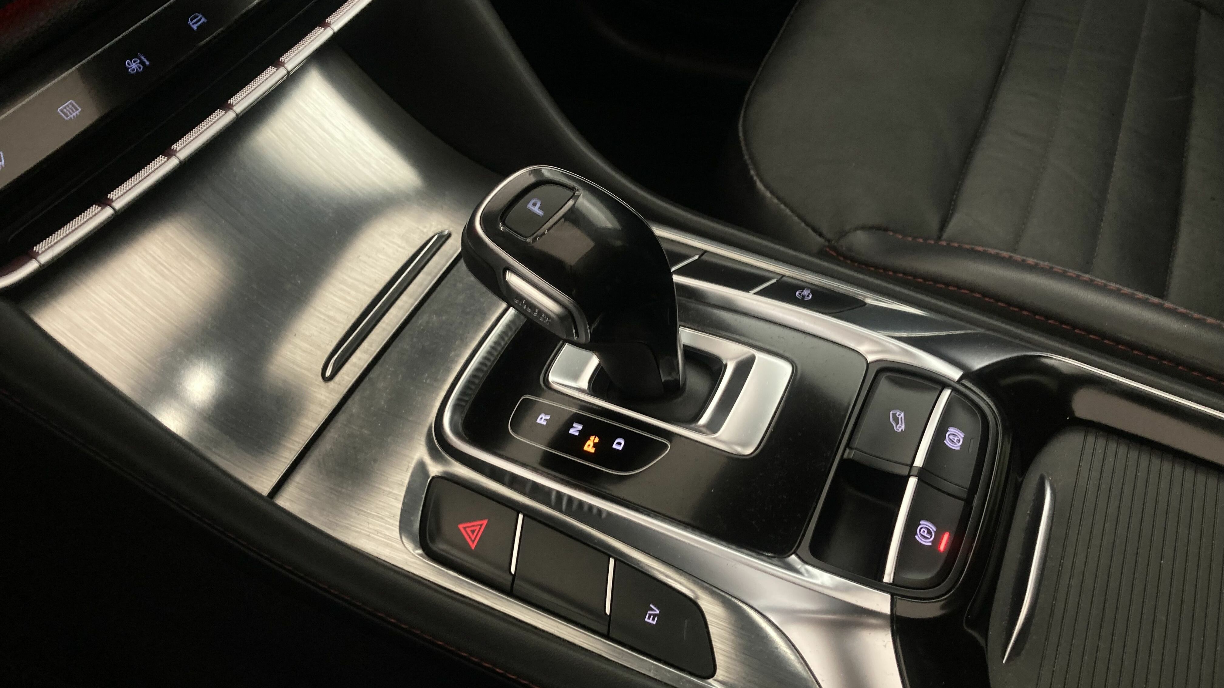 mg ehs phev luxury 1.5 T-GDI 258 PHEV 2023 diamond red 21