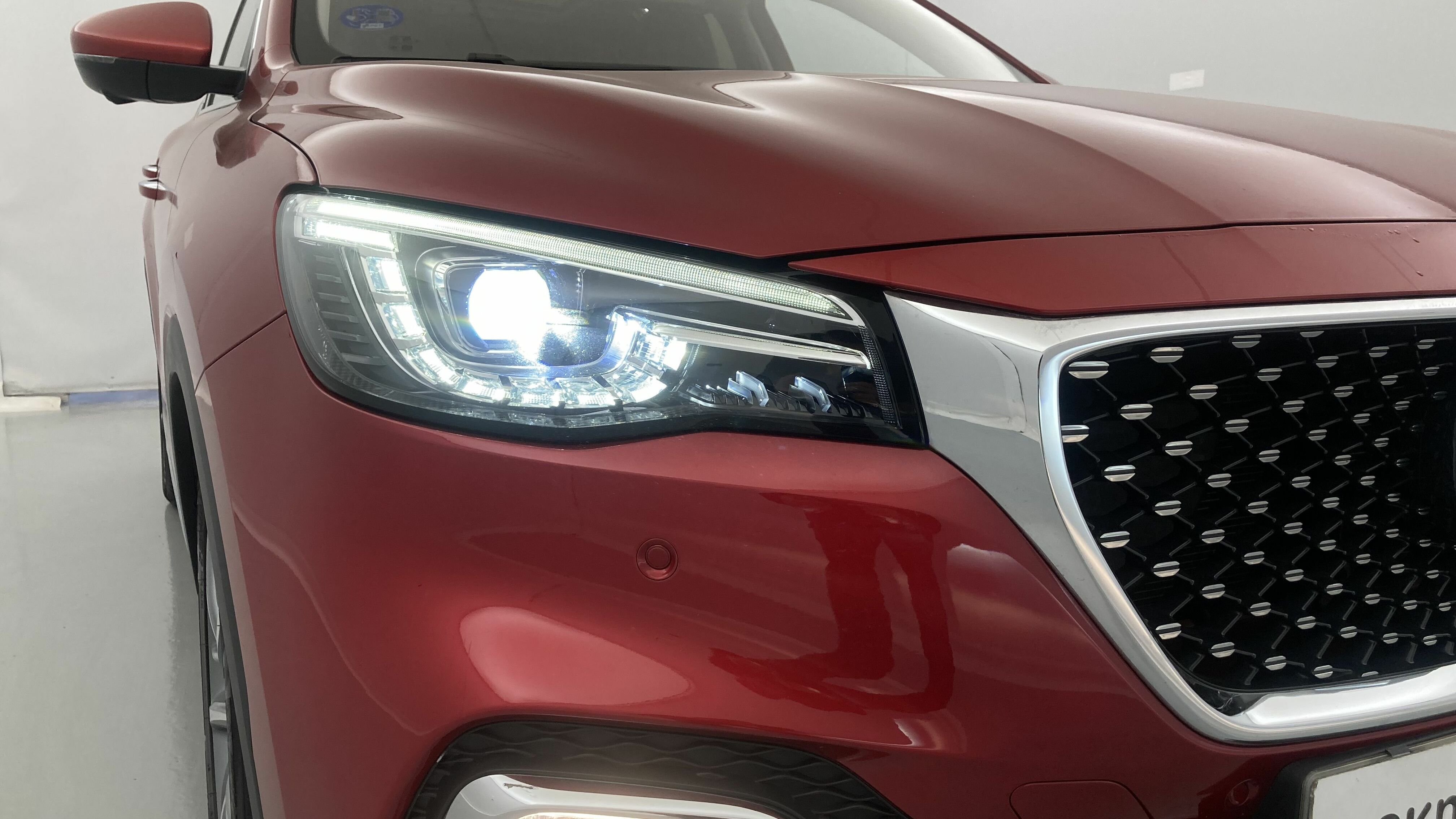 mg ehs phev luxury 1.5 T-GDI 258 PHEV 2023 diamond red 30