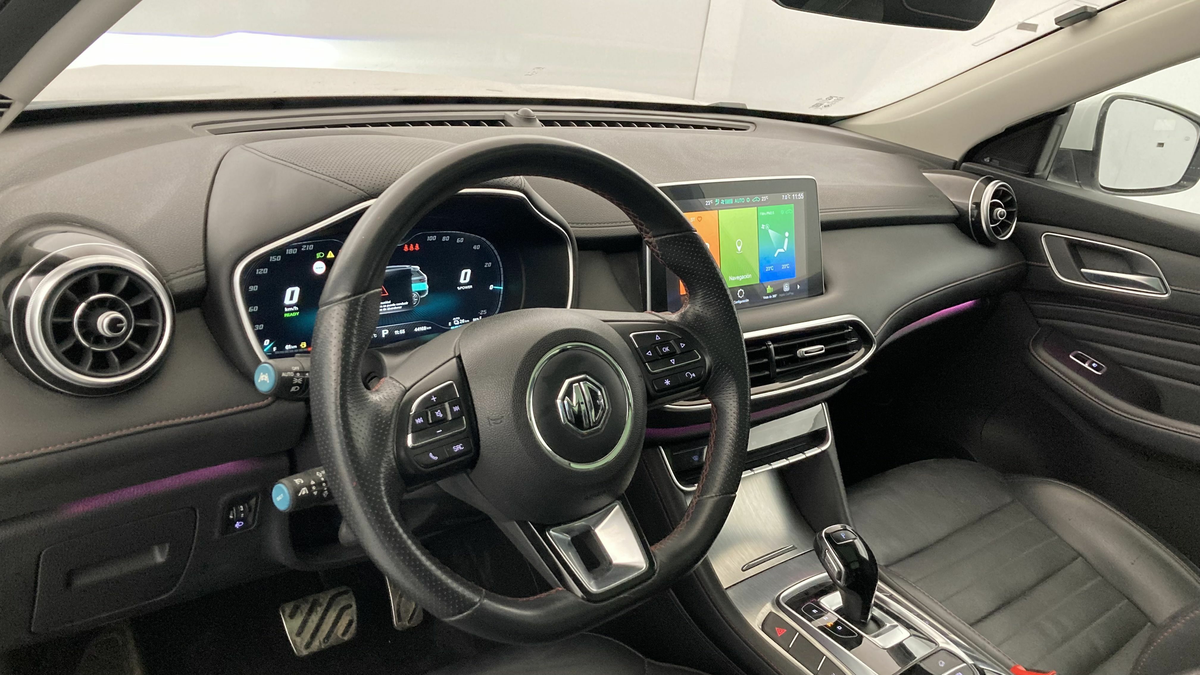 mg ehs phev luxury 1.5 T-GDI 258 PHEV 2023 dover white 14