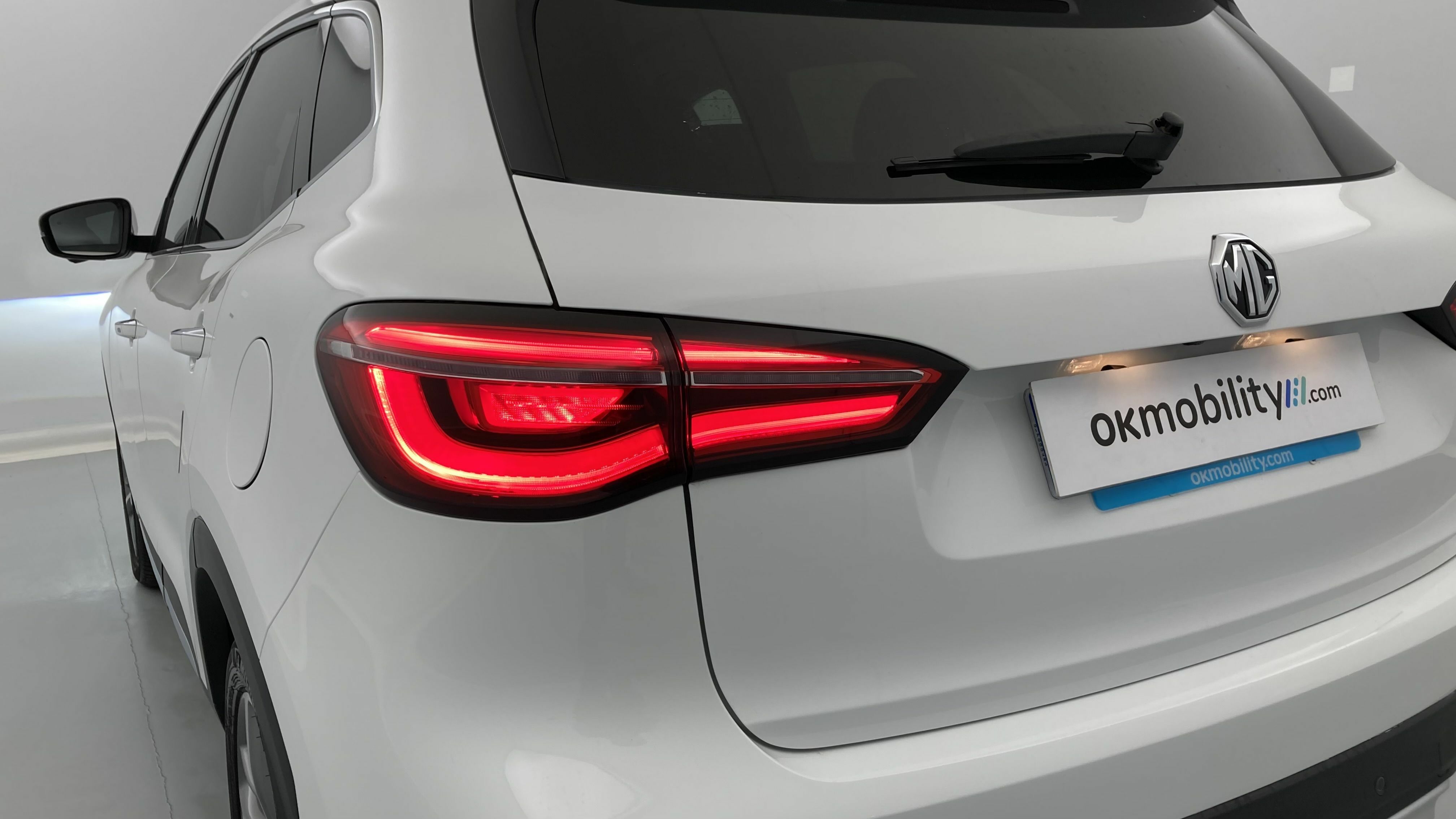 mg ehs phev luxury 1.5 T-GDI 258 PHEV 2023 dover white 29