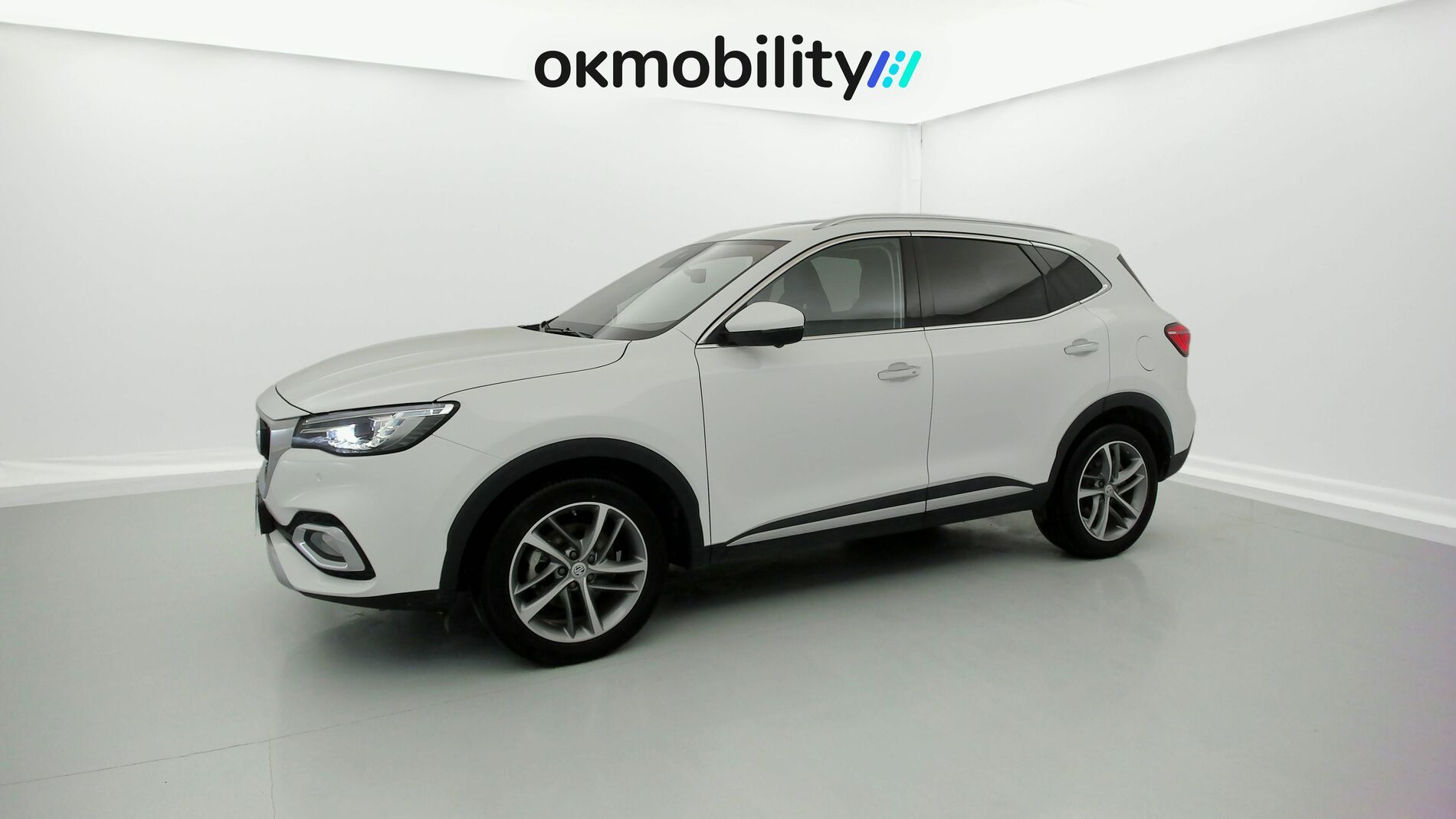 mg ehs phev luxury 1.5 T-GDI 258 PHEV 2023 dover white 4