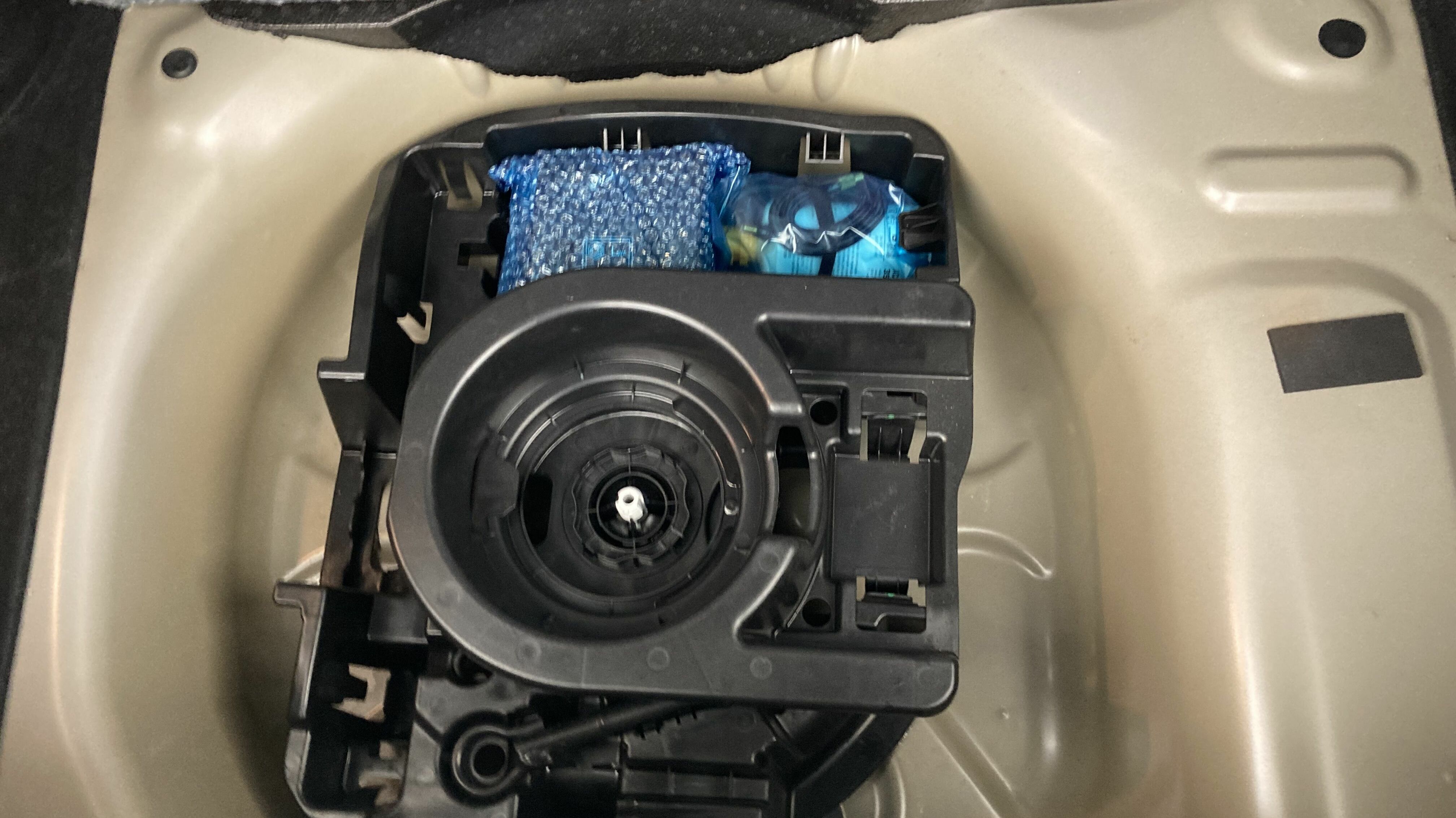 citroen c3 origin max 1.2 PURETECH 83 2024 gris platino 23