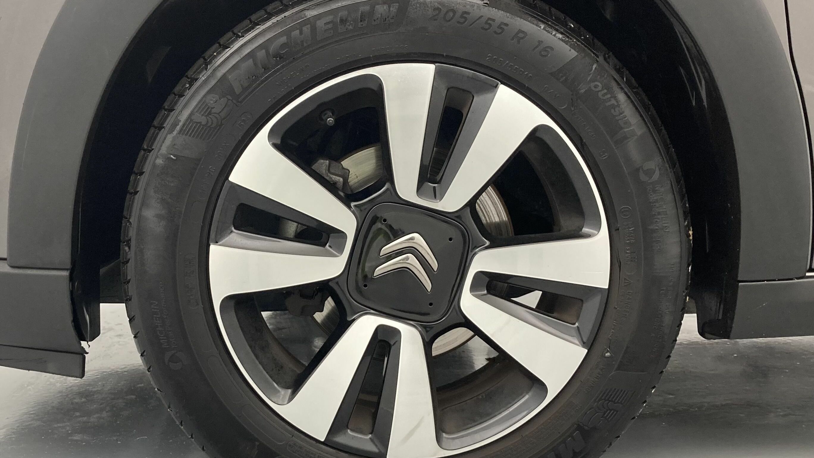 citroen c3 origin max 1.2 PURETECH 83 2024 gris platino 27