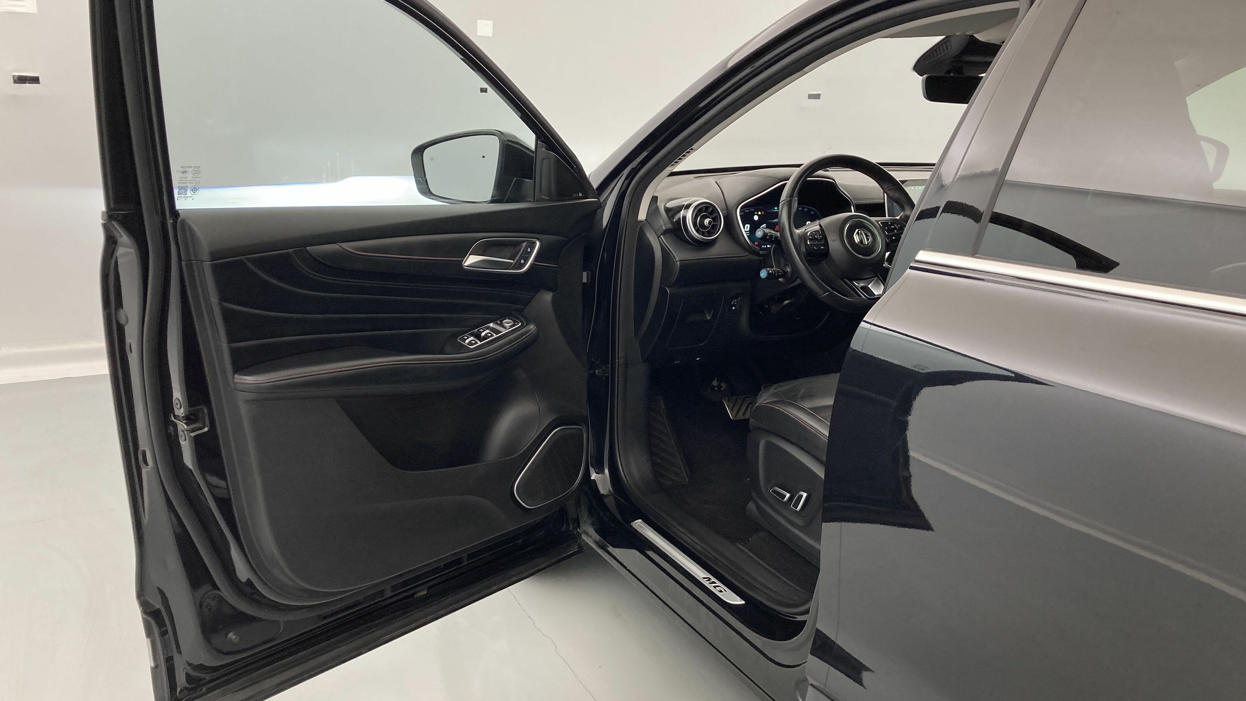 mg ehs phev luxury 1.5 T-GDI 258 PHEV 2023 bleak pearl 14