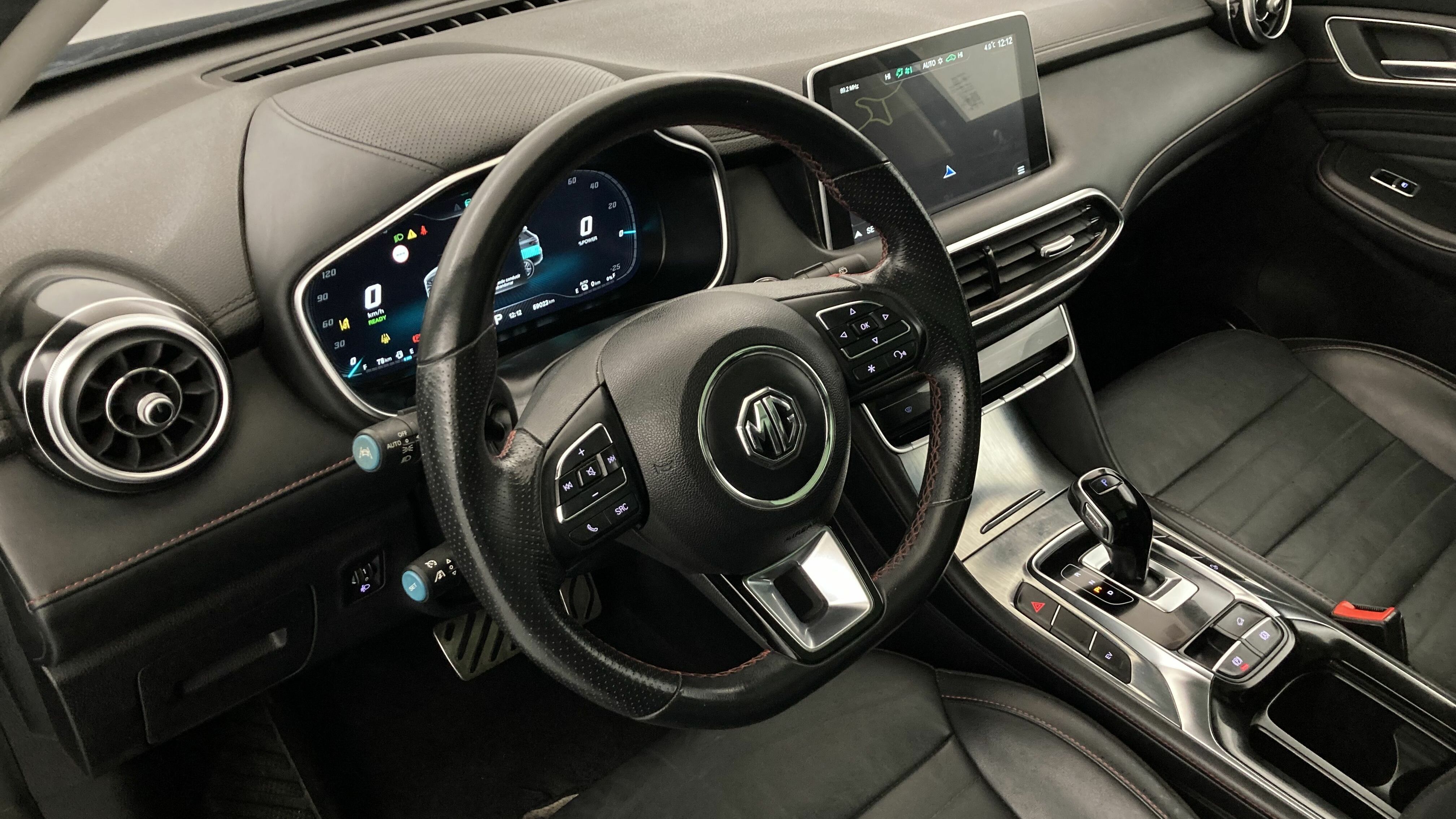 mg ehs phev luxury 1.5 T-GDI 258 PHEV 2023 bleak pearl 16