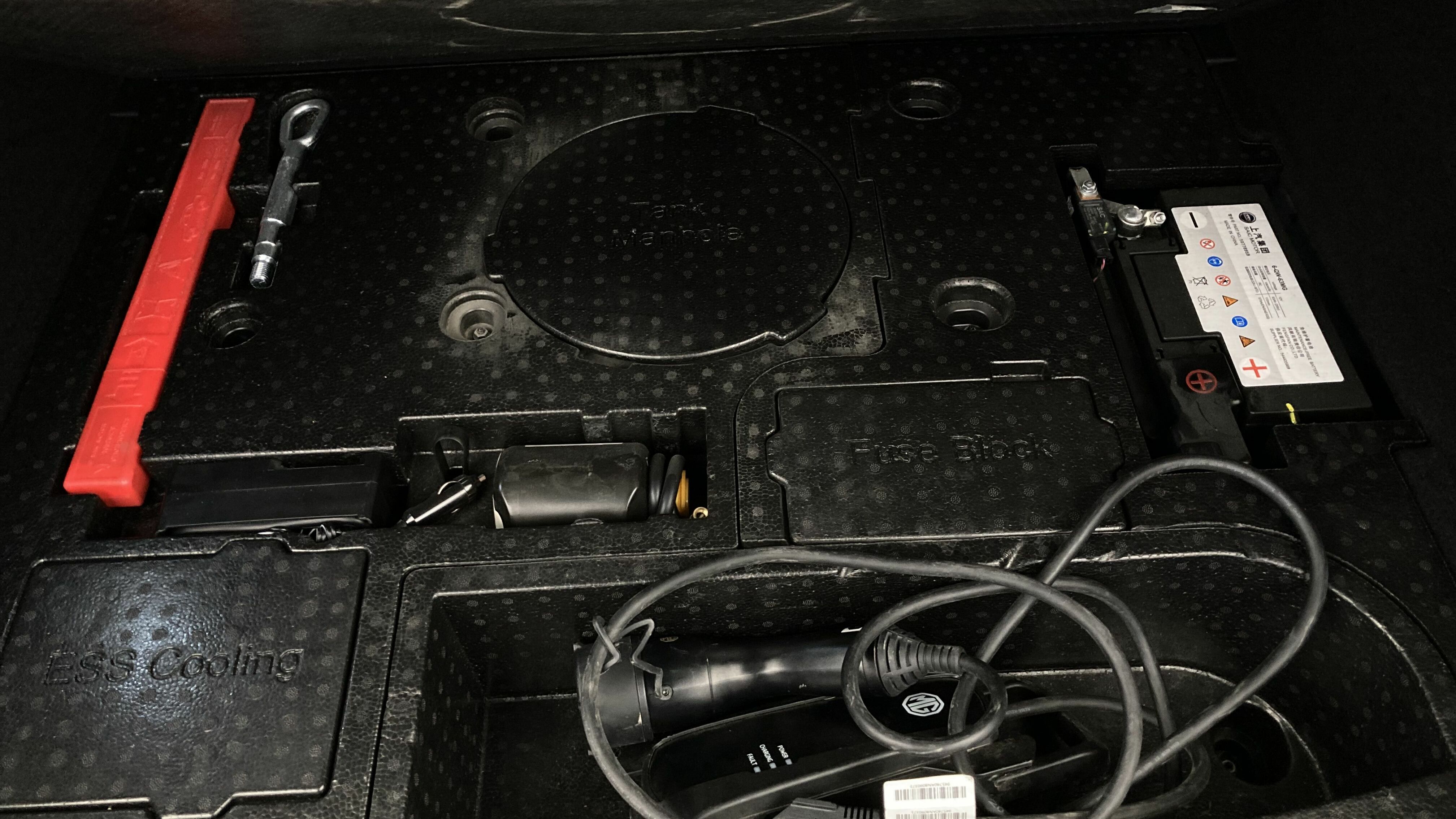 mg ehs phev luxury 1.5 T-GDI 258 PHEV 2023 bleak pearl 24