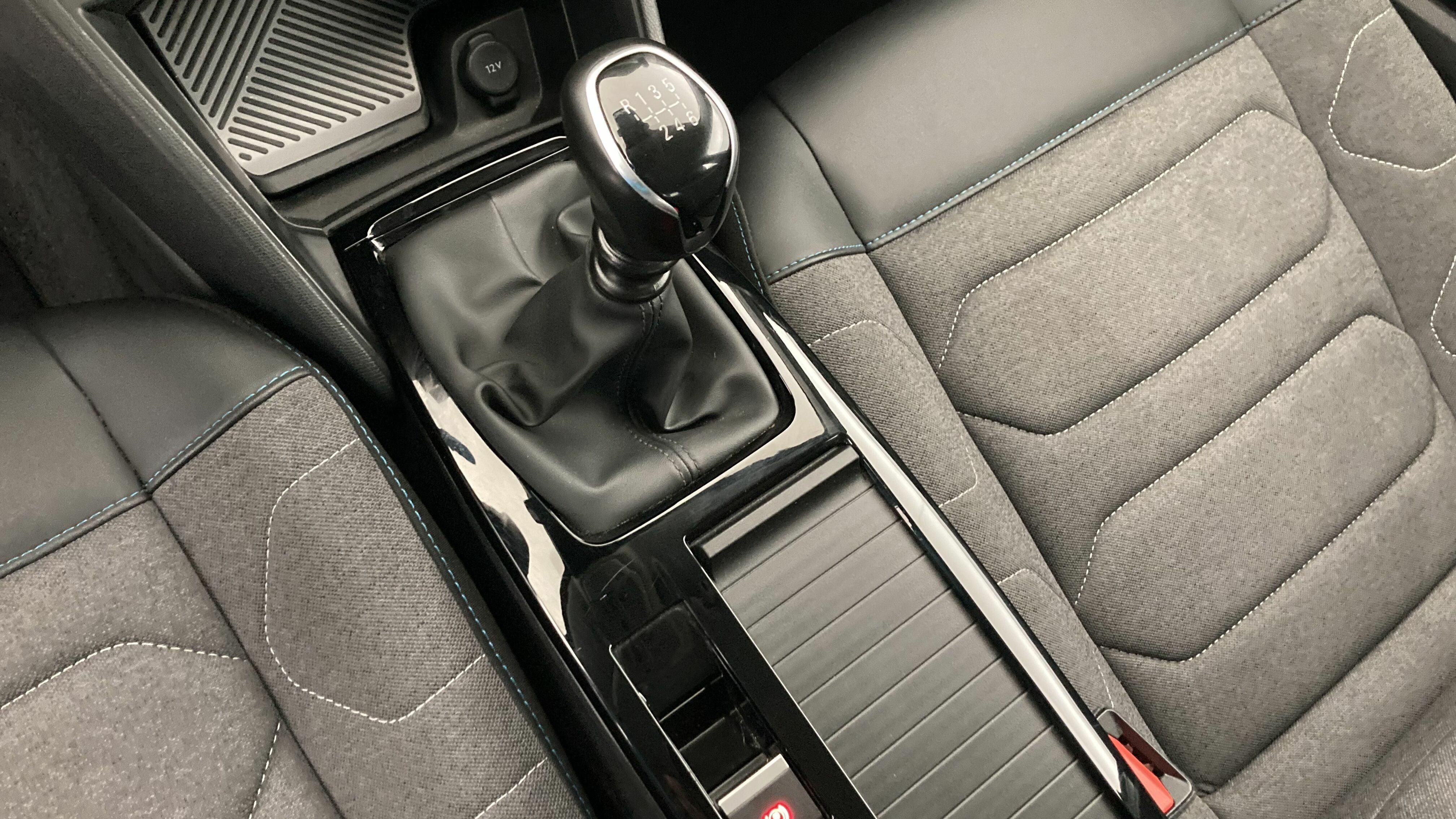 citroen c4 feel pack 1.2 PURETECH 130 2023 gris acero 21