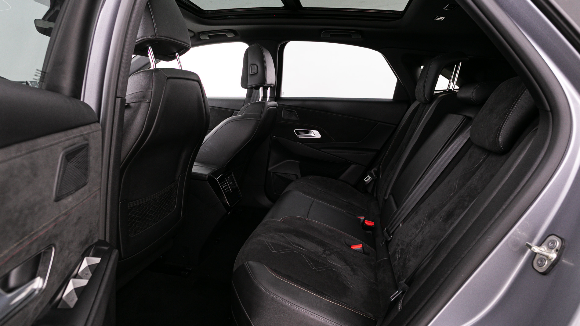 ds ds7 crossback performance line + E-TENSE 300 CA 2021 gris artense 25