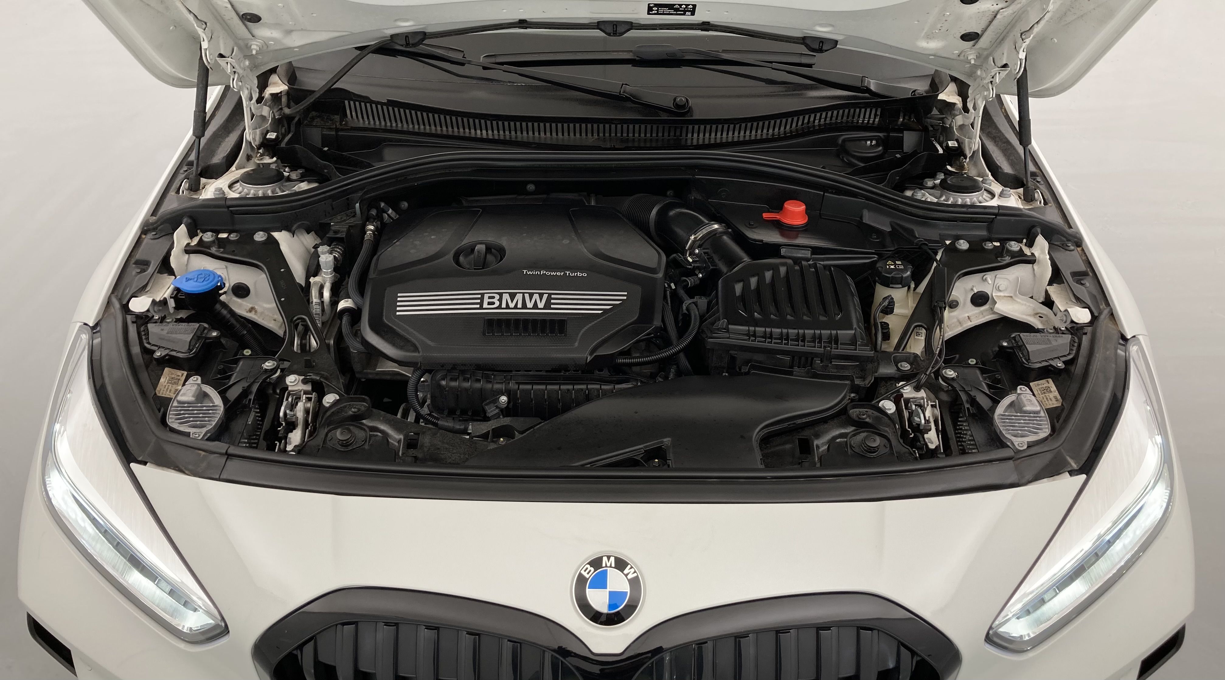 bmw serie 1 m sport colorvision 118I 136 STEPTRONIC 2024 alpinweiss 23