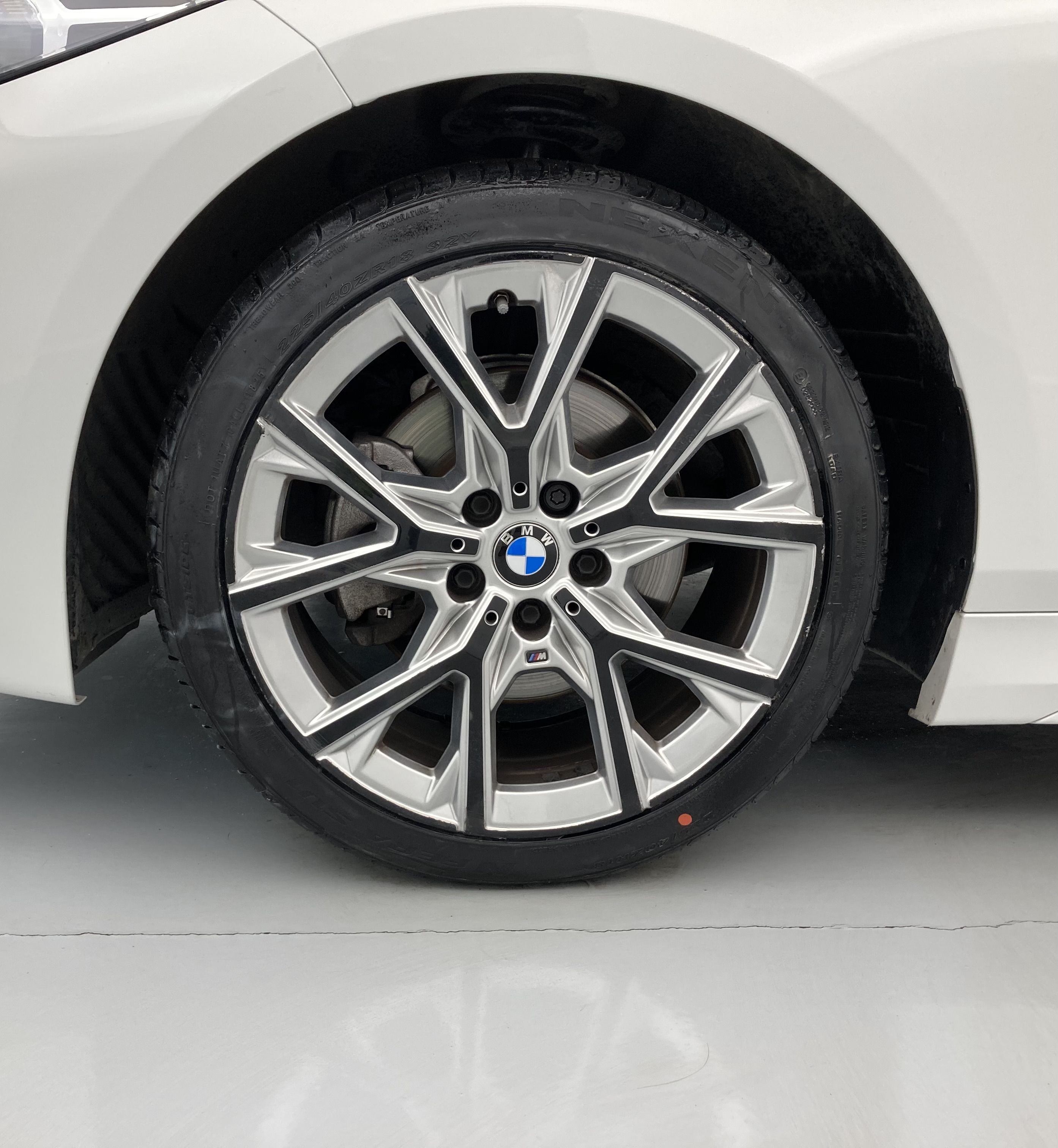 bmw serie 1 m sport colorvision 118I 136 STEPTRONIC 2024 alpinweiss 26
