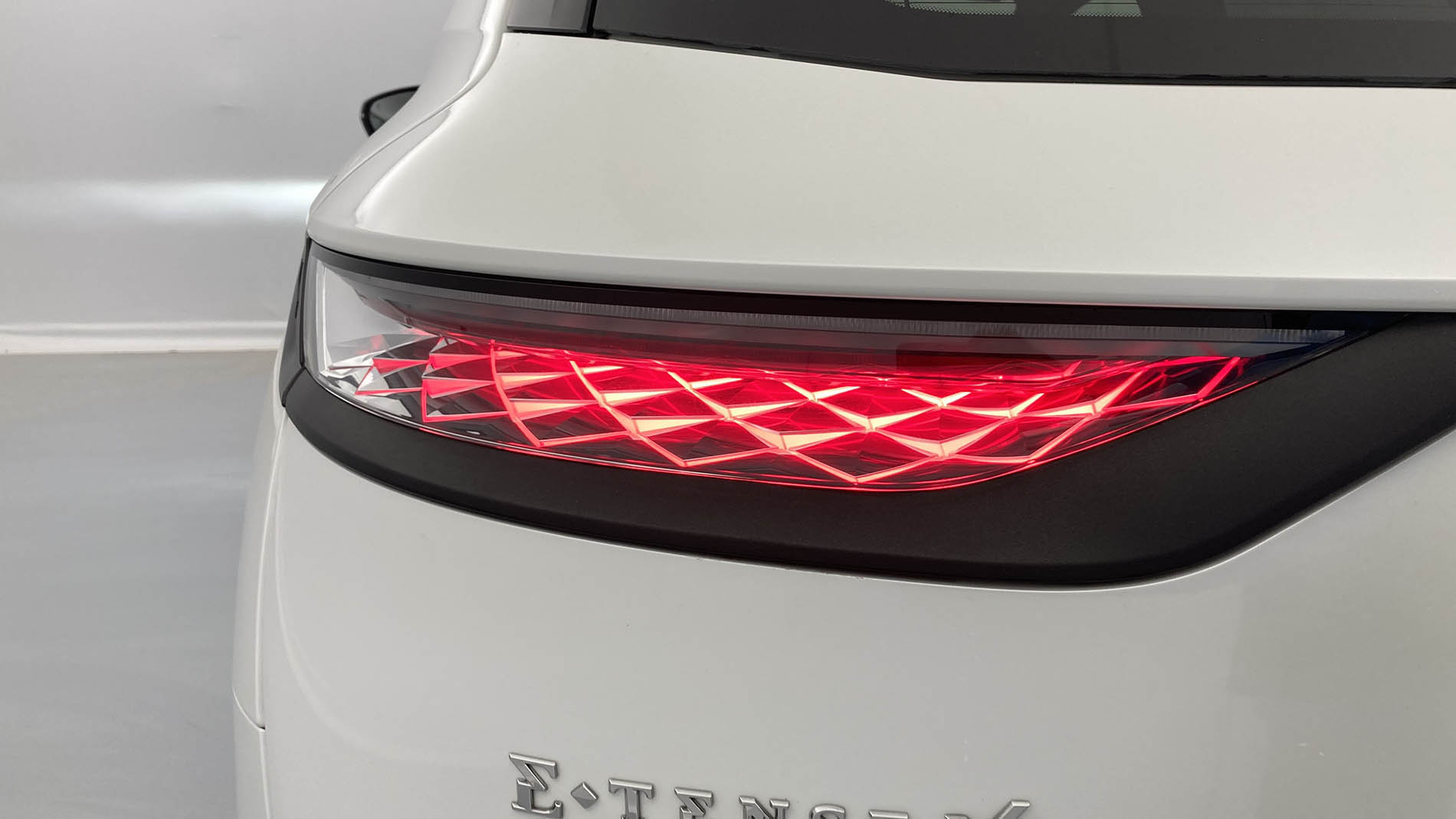 ds ds7 crossback performance line + E-TENSE 300 CA 2021 crystal pearl 30