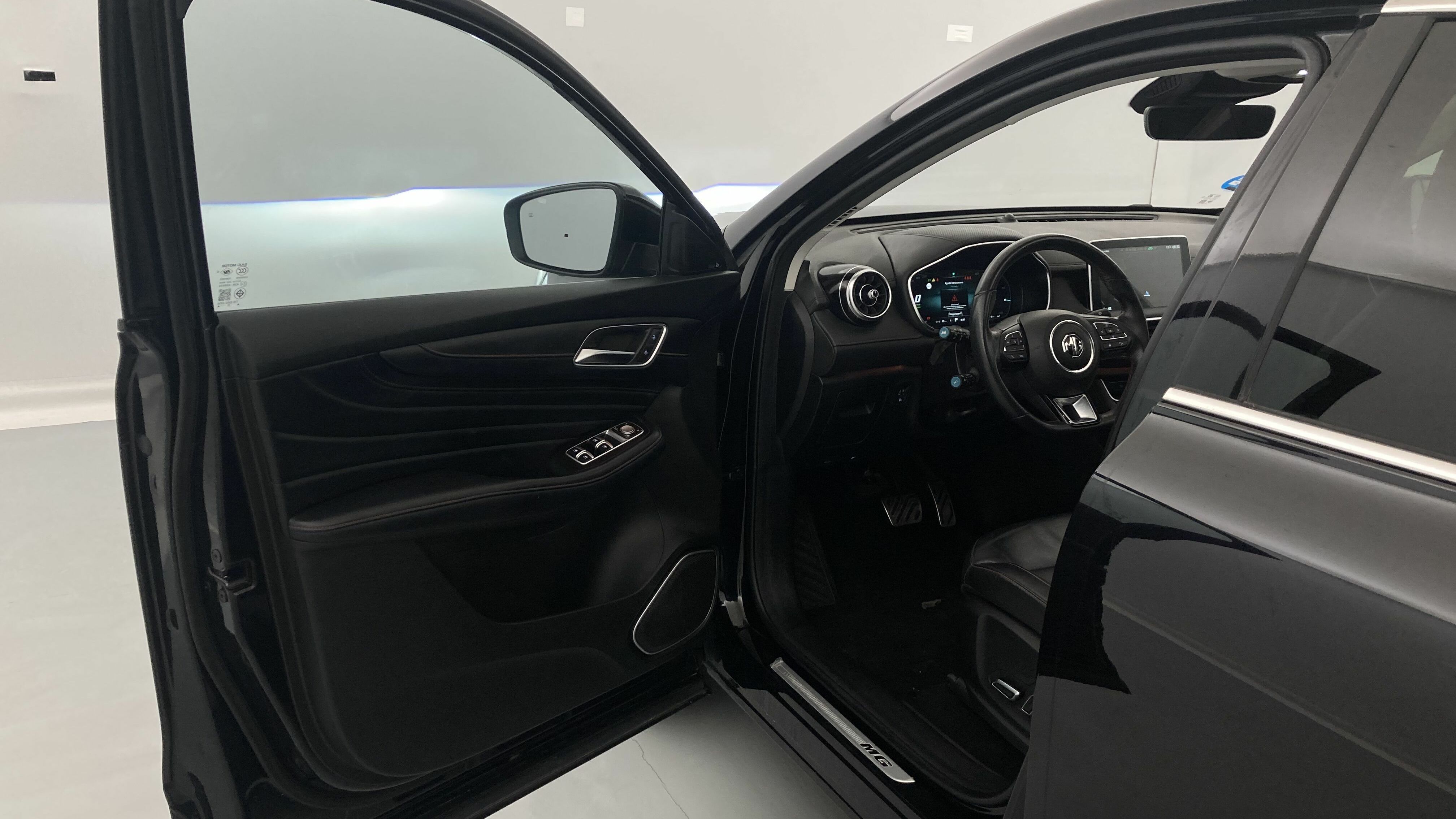 mg ehs phev luxury 1.5 T-GDI 258 PHEV 2023 bleak pearl 14