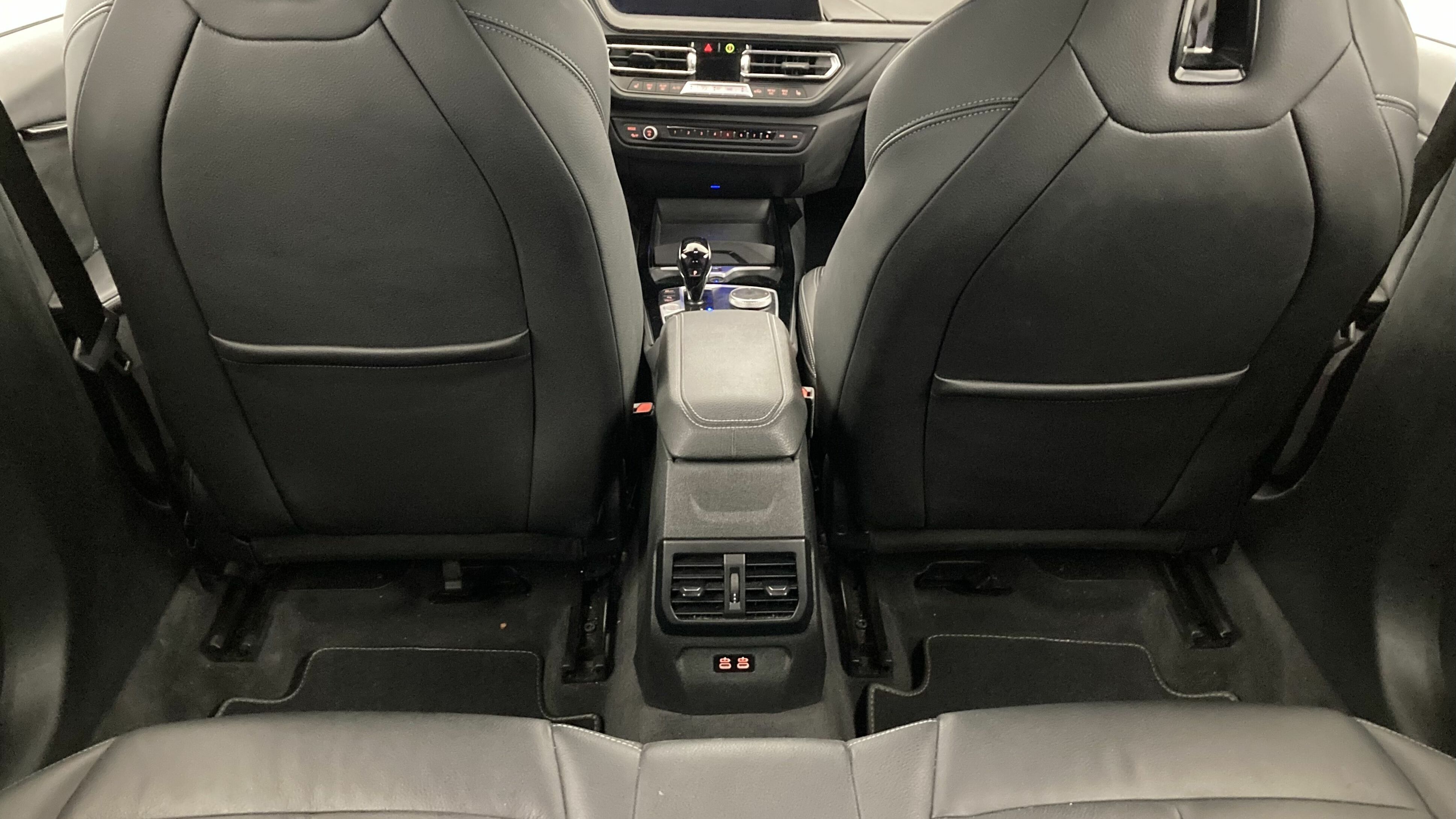 bmw serie 1 m sport colorvision 118I 136 STEPTRONIC 2024 alpinweiss 23