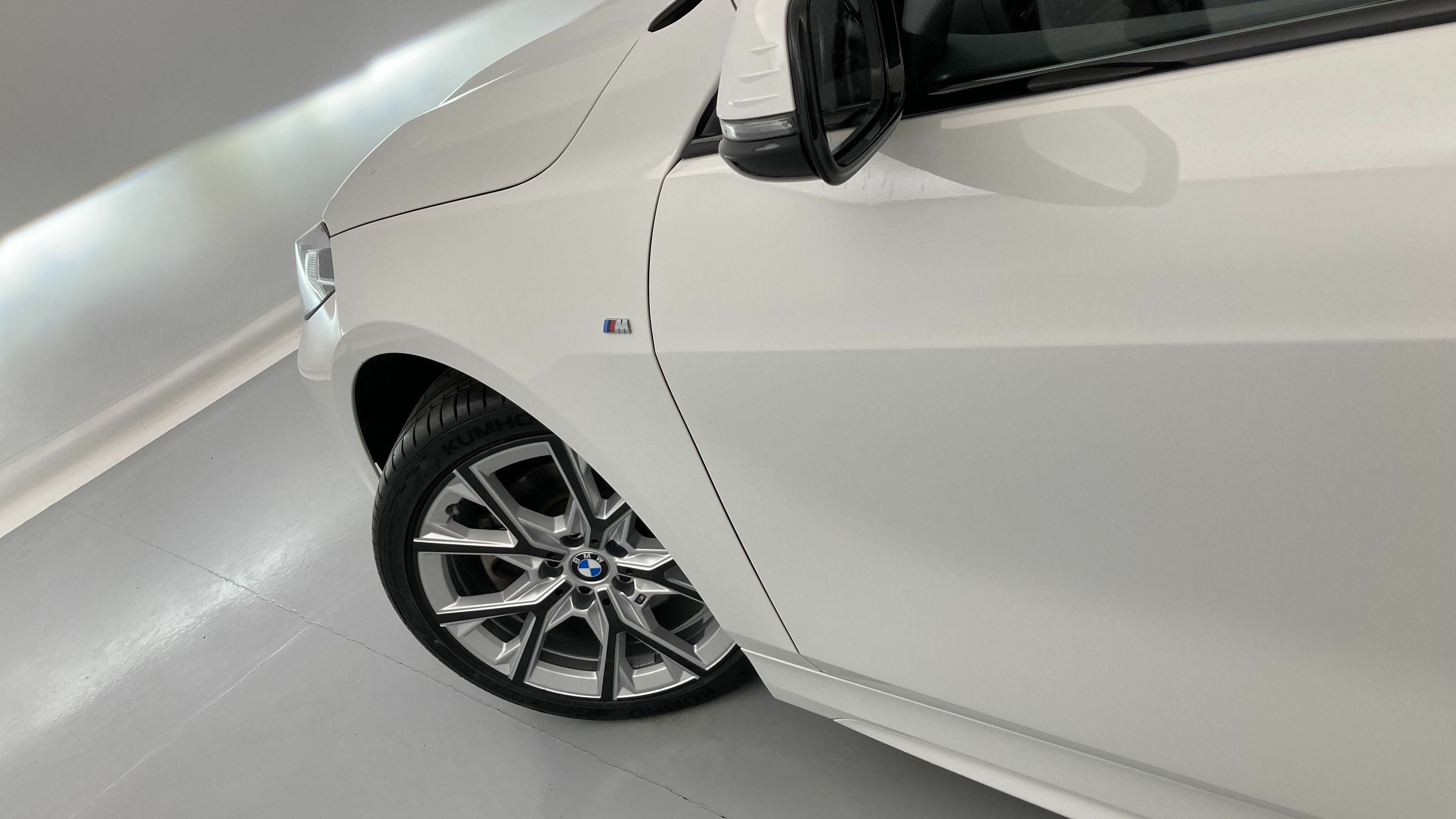 bmw serie 1 m sport colorvision 118I 136 STEPTRONIC 2024 alpinweiss 29