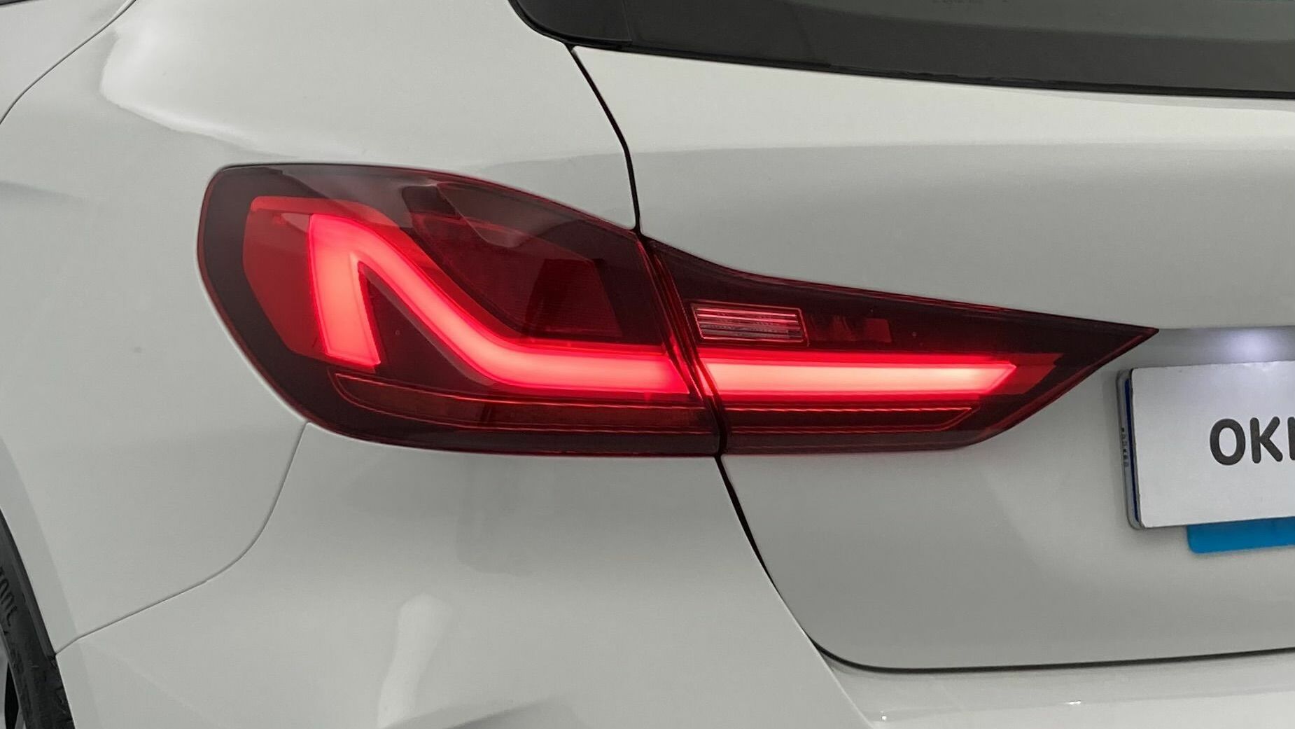 bmw serie 1 m sport colorvision 118I 136 STEPTRONIC 2024 alpinweiss 31