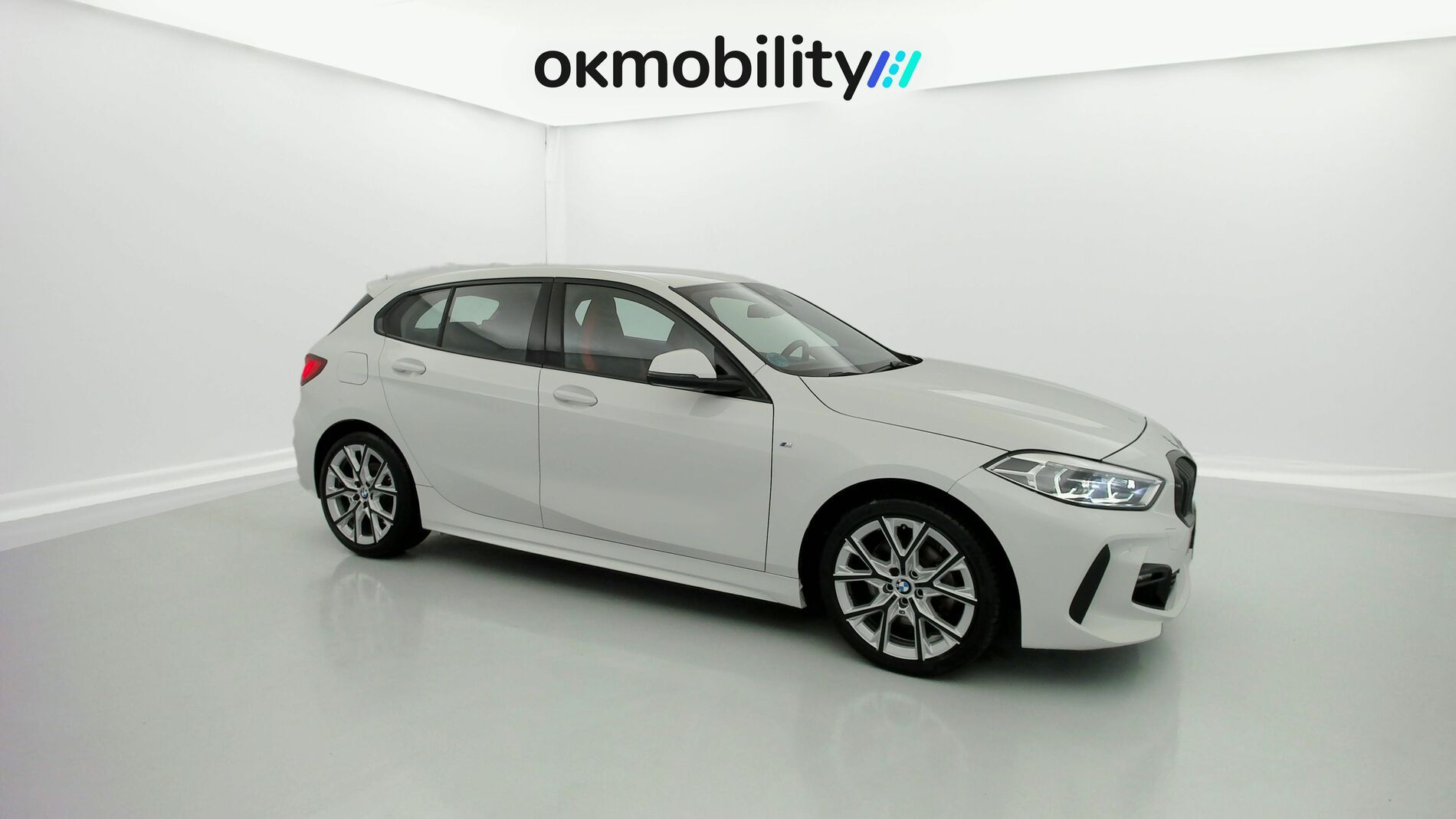 bmw serie 1 m sport colorvision 118I 136 STEPTRONIC 2024 alpinweiss 2