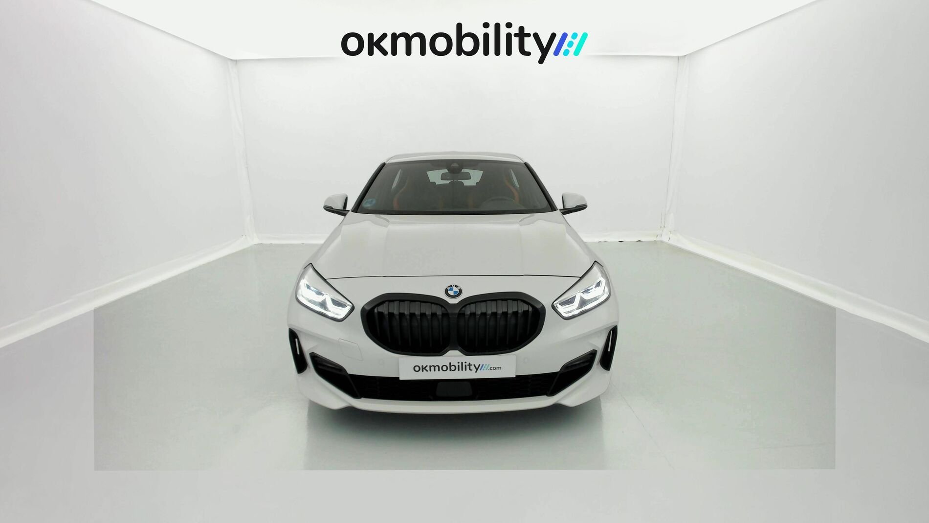 bmw serie 1 m sport colorvision 118I 136 STEPTRONIC 2024 alpinweiss 4