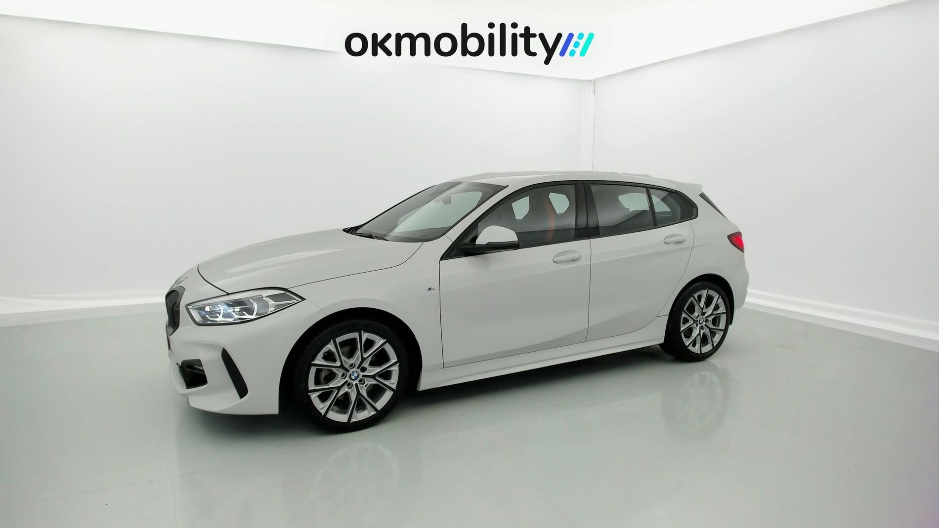 bmw serie 1 m sport colorvision 118I 136 STEPTRONIC 2024 alpinweiss 5