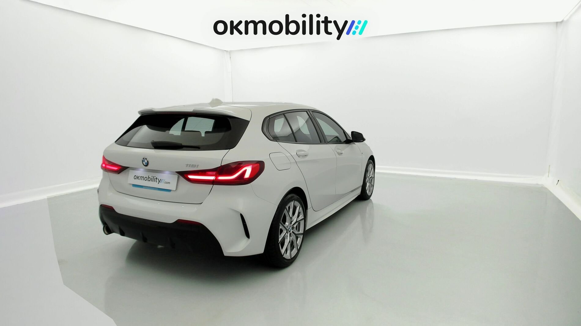 bmw serie 1 m sport colorvision 118I 136 STEPTRONIC 2024 alpinweiss 12