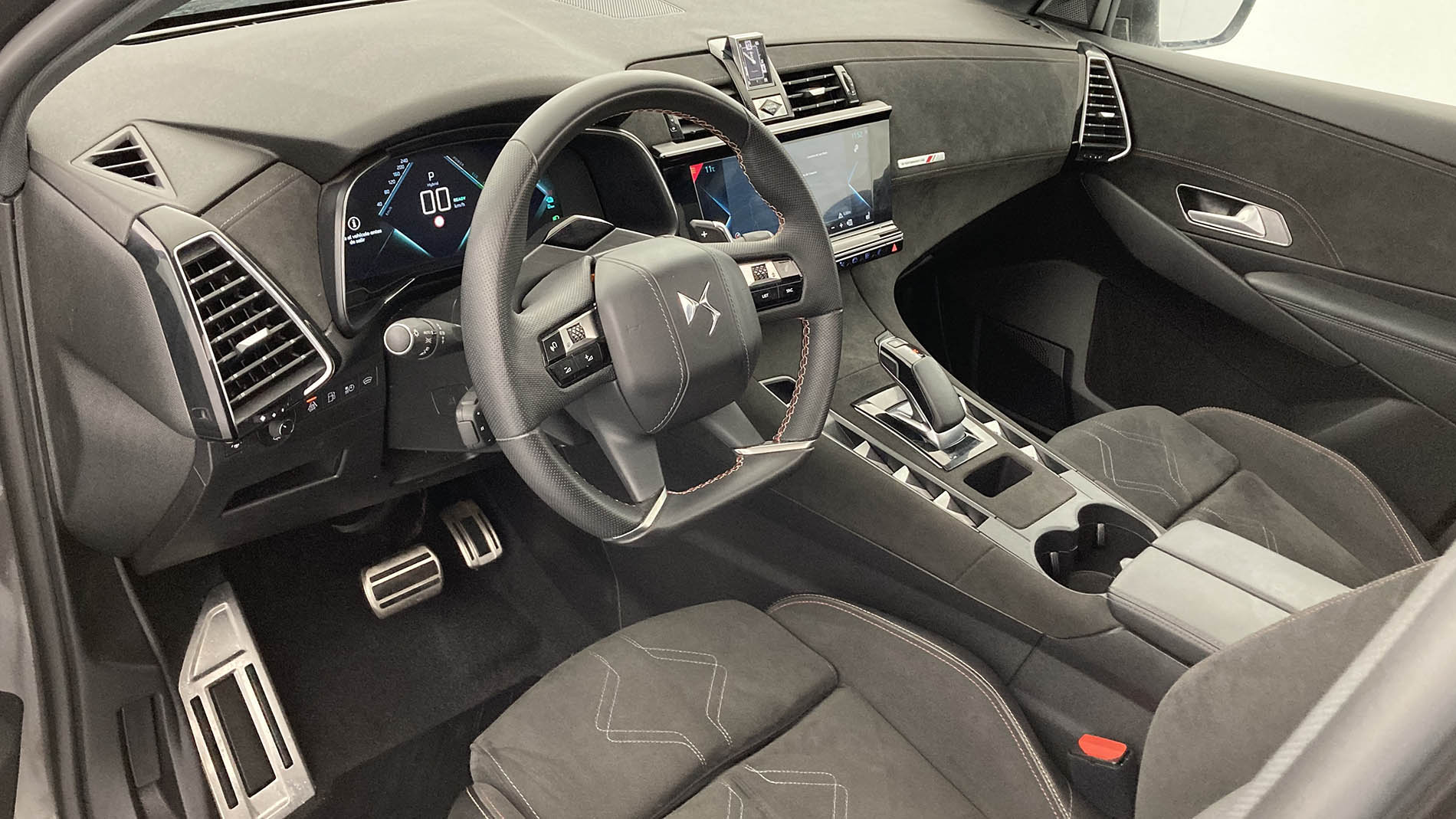 ds ds7 crossback performance line + E-TENSE 300 CA 2021 gris platino 16