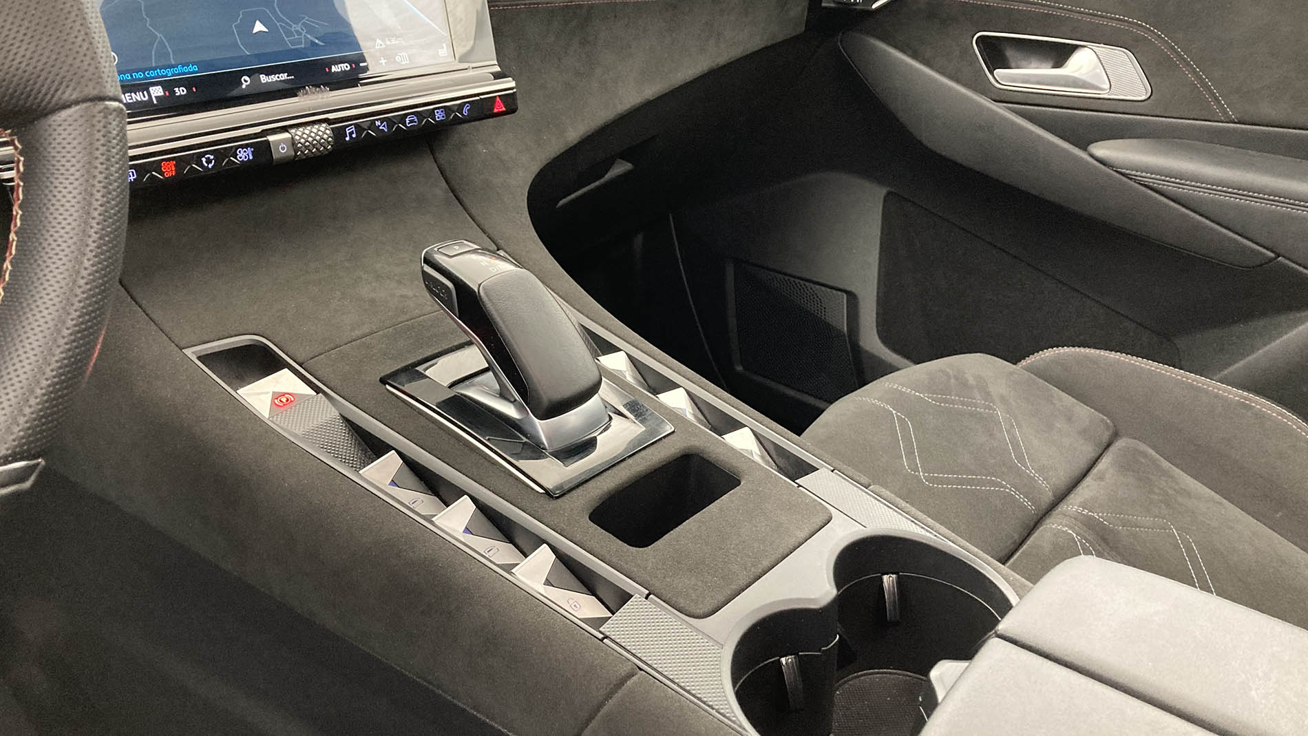 ds ds7 crossback performance line + E-TENSE 300 CA 2021 gris platino 20