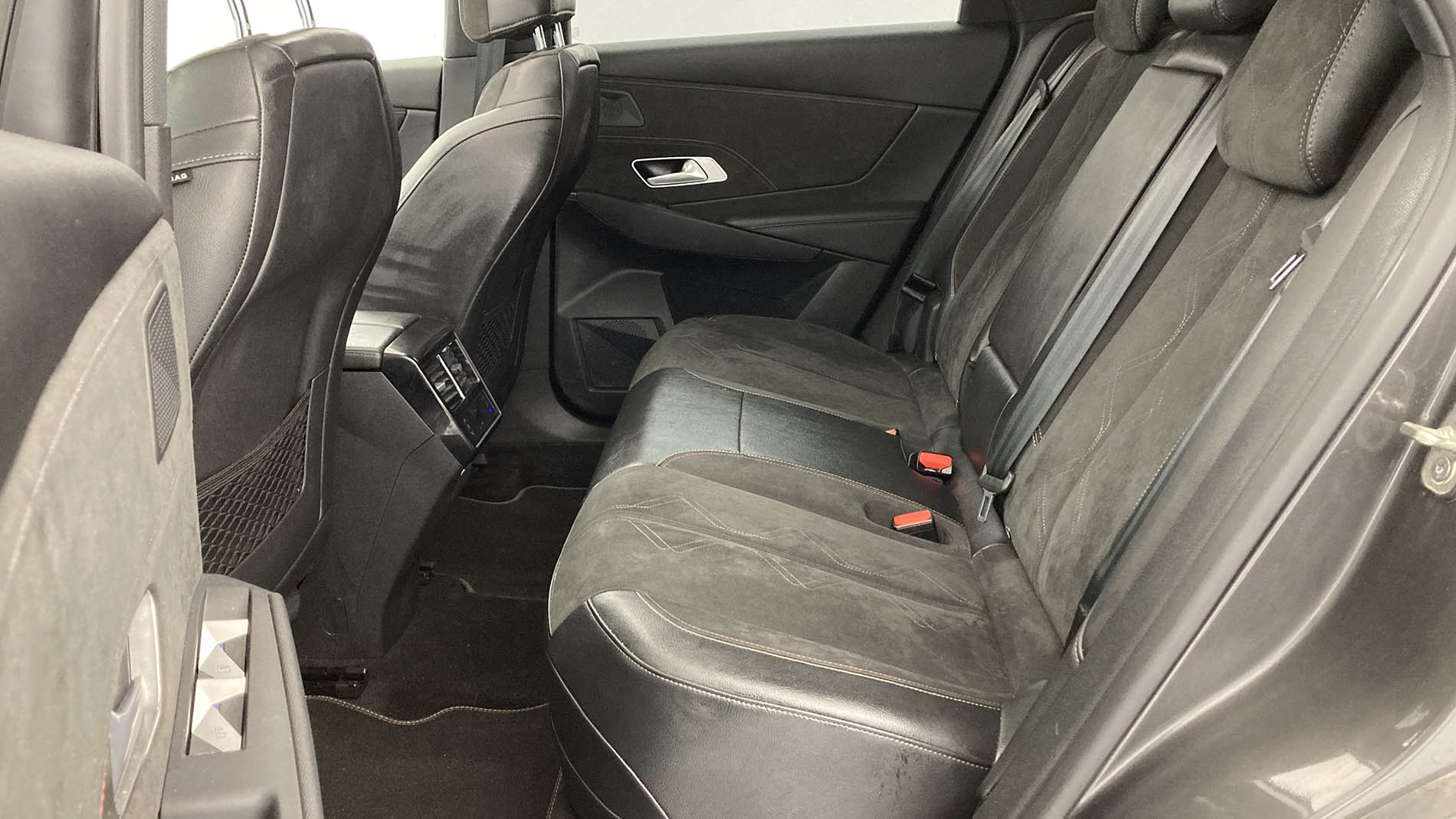 ds ds7 crossback performance line + E-TENSE 300 CA 2021 gris platino 21