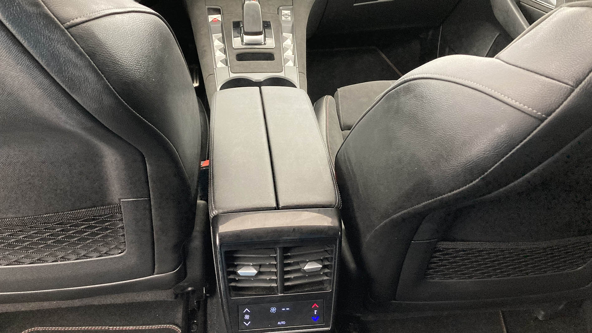 ds ds7 crossback performance line + E-TENSE 300 CA 2021 gris platino 22