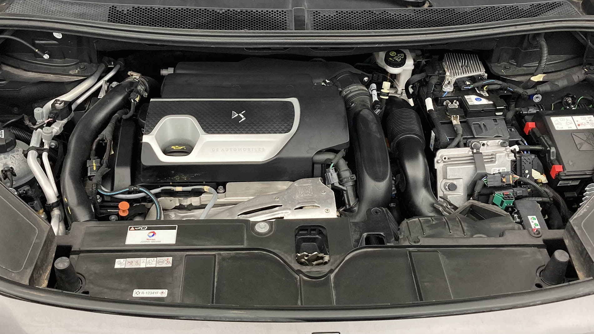 ds ds7 crossback performance line + E-TENSE 300 CA 2021 gris platino 25