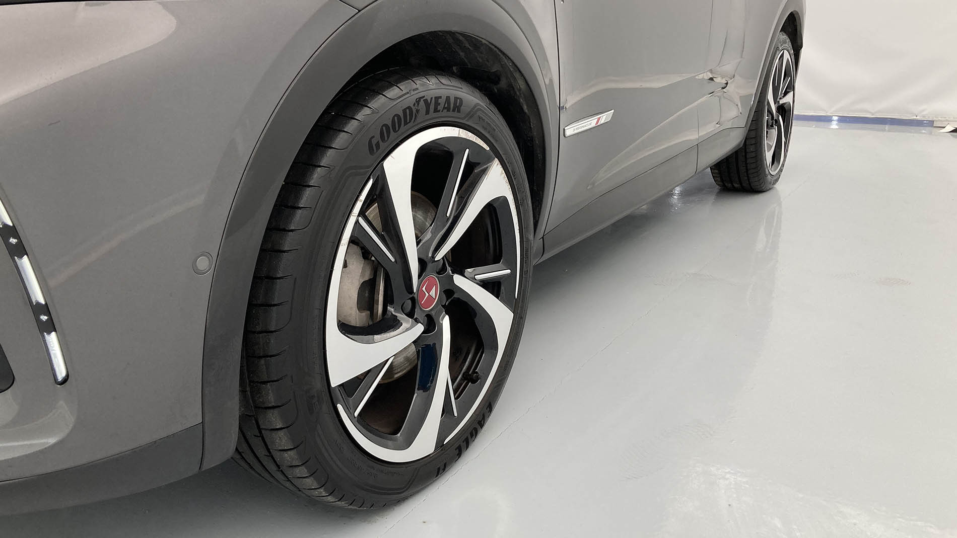 ds ds7 crossback performance line + E-TENSE 300 CA 2021 gris platino 27