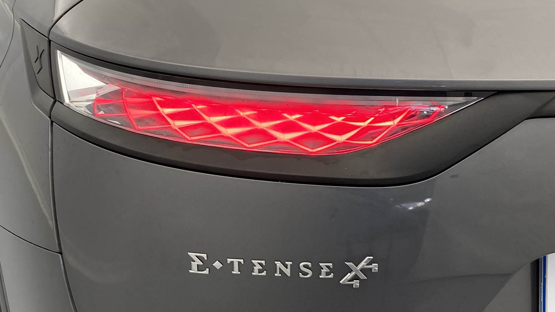 ds ds7 crossback performance line + E-TENSE 300 CA 2021 gris platino 30