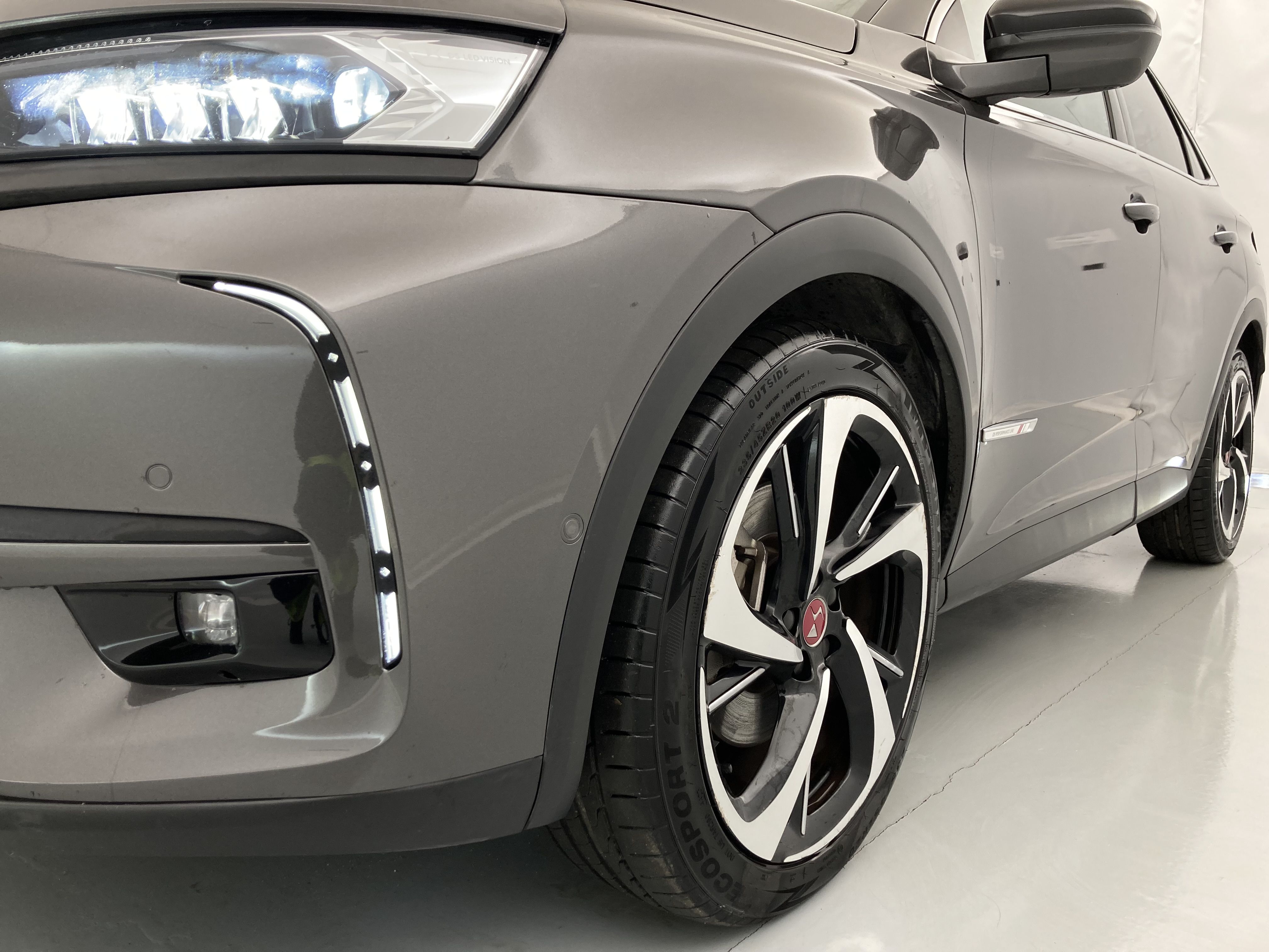 ds ds7 crossback performance line + E-TENSE 300 CA 2021 gris platino 29