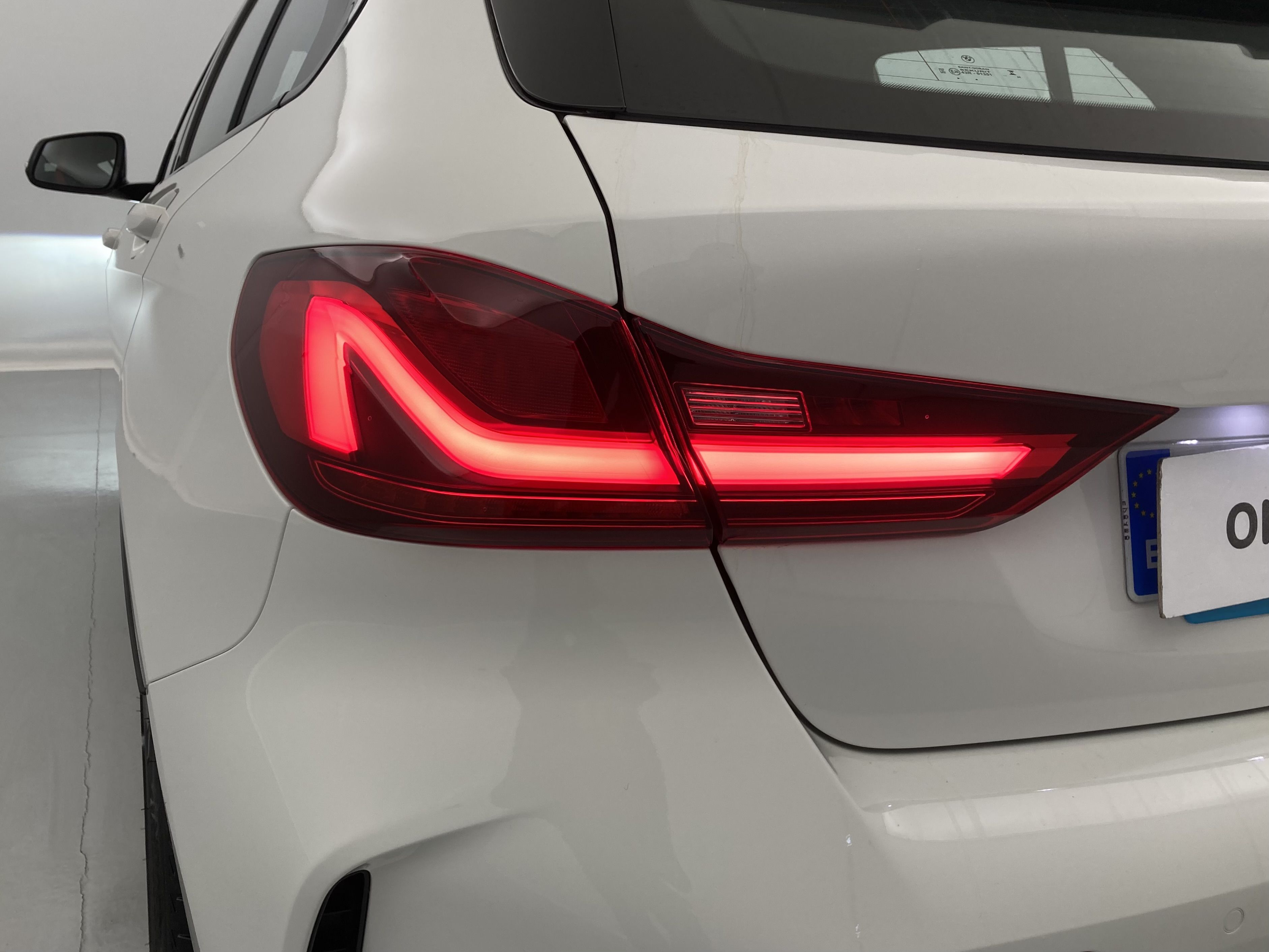 bmw serie 1 m sport colorvision 118I 136 STEPTRONIC 2024 alpinweiss 17