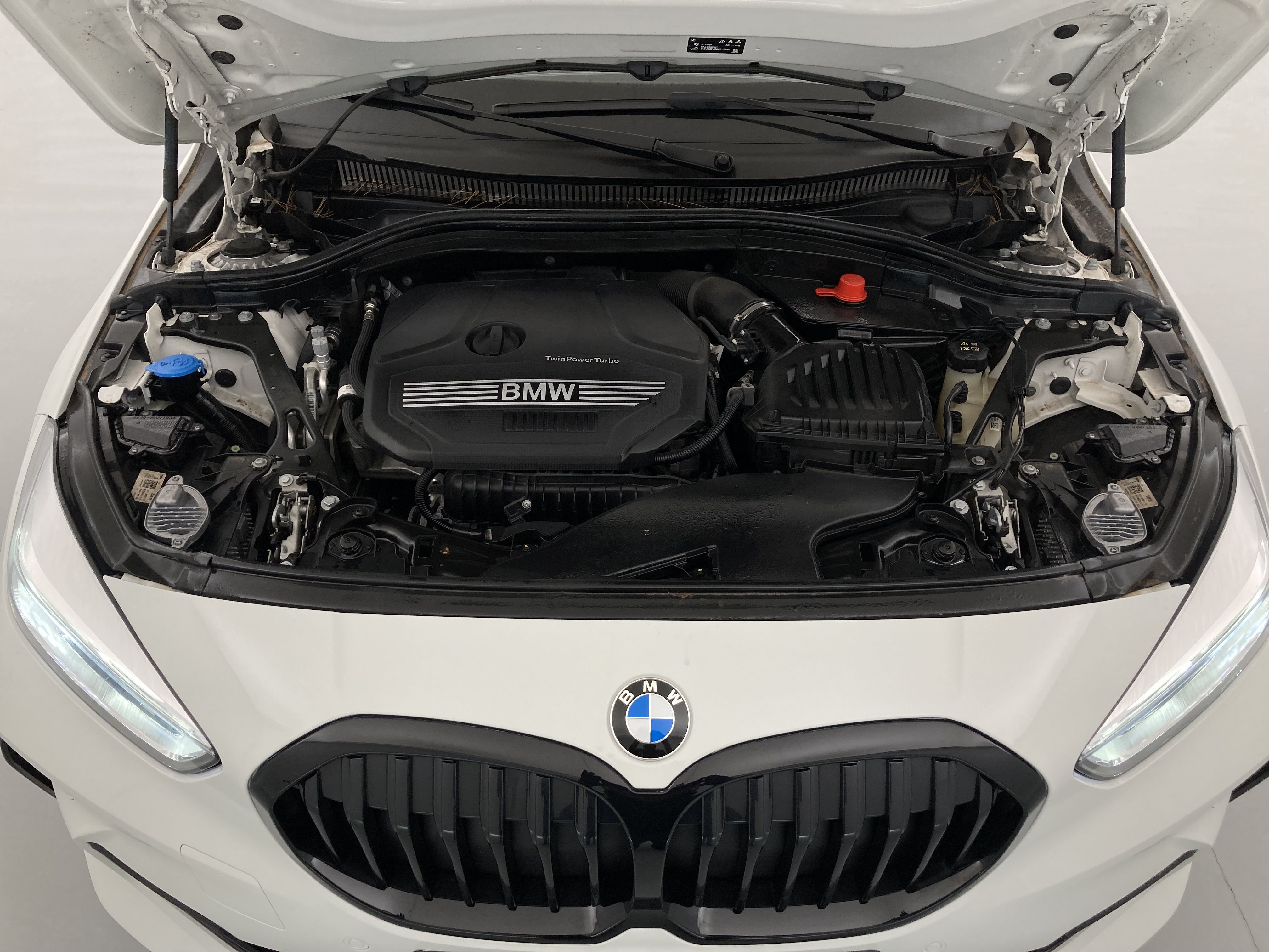 bmw serie 1 m sport colorvision 118I 136 STEPTRONIC 2024 alpinweiss 25