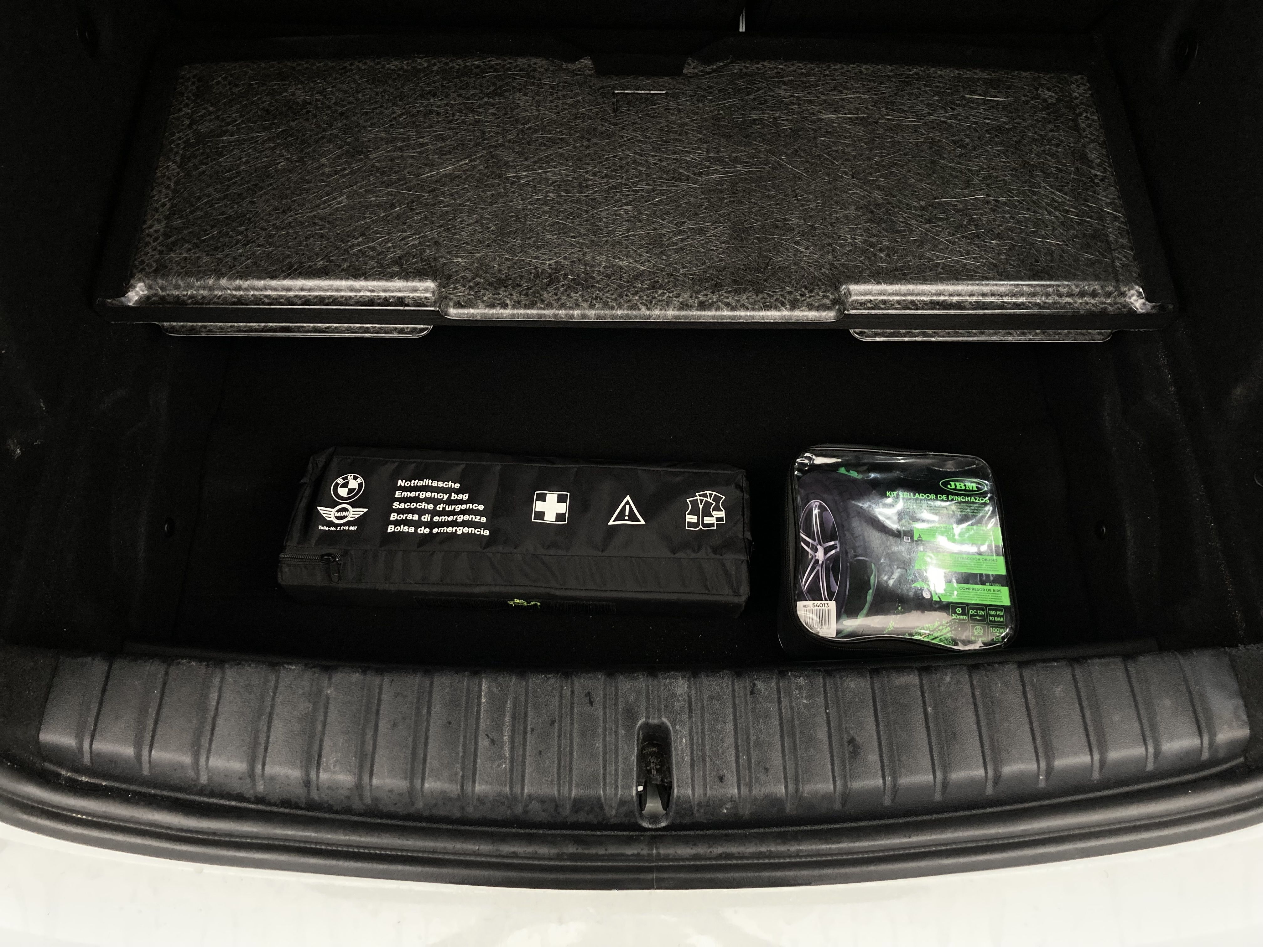 bmw serie 1 m sport colorvision 118I 136 STEPTRONIC 2024 alpinweiss 26