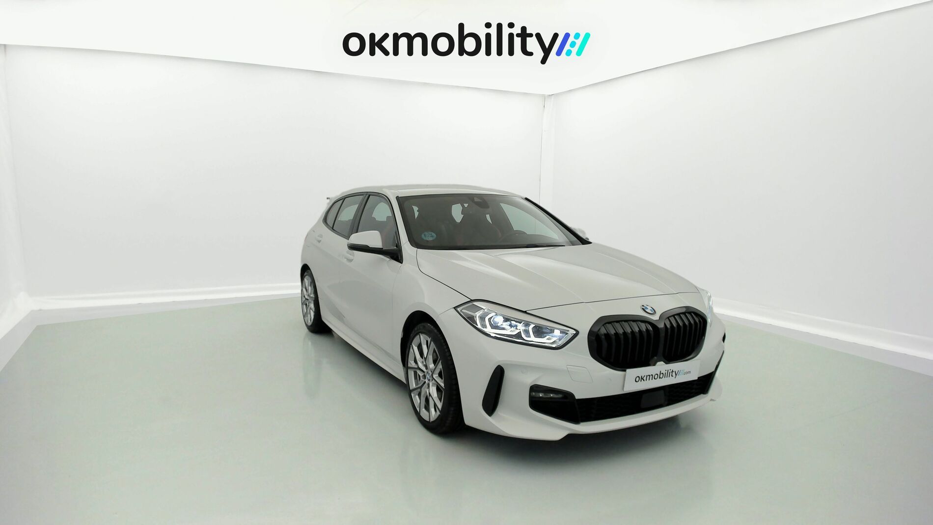 bmw serie 1 m sport colorvision 118I 136 STEPTRONIC 2024 alpinweiss 3