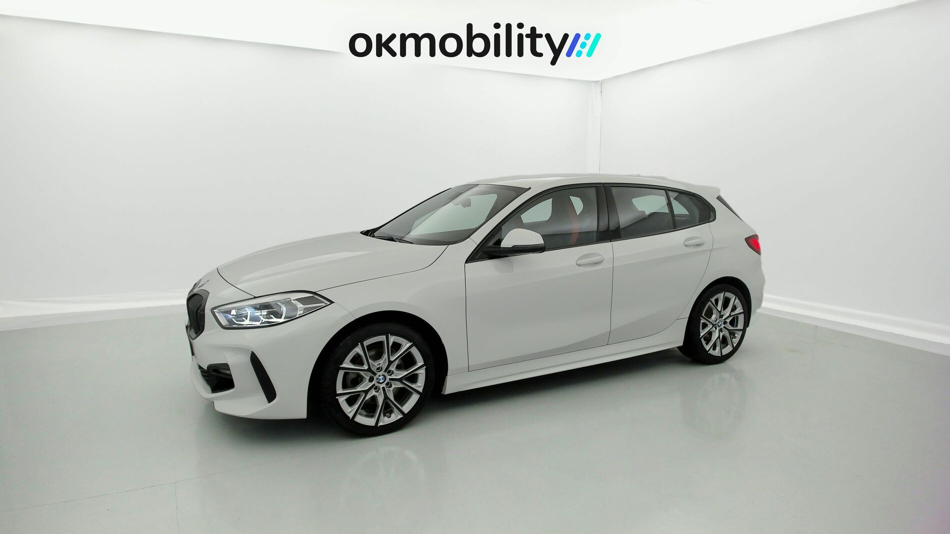 bmw serie 1 m sport colorvision 118I 136 STEPTRONIC 2024 alpinweiss 5